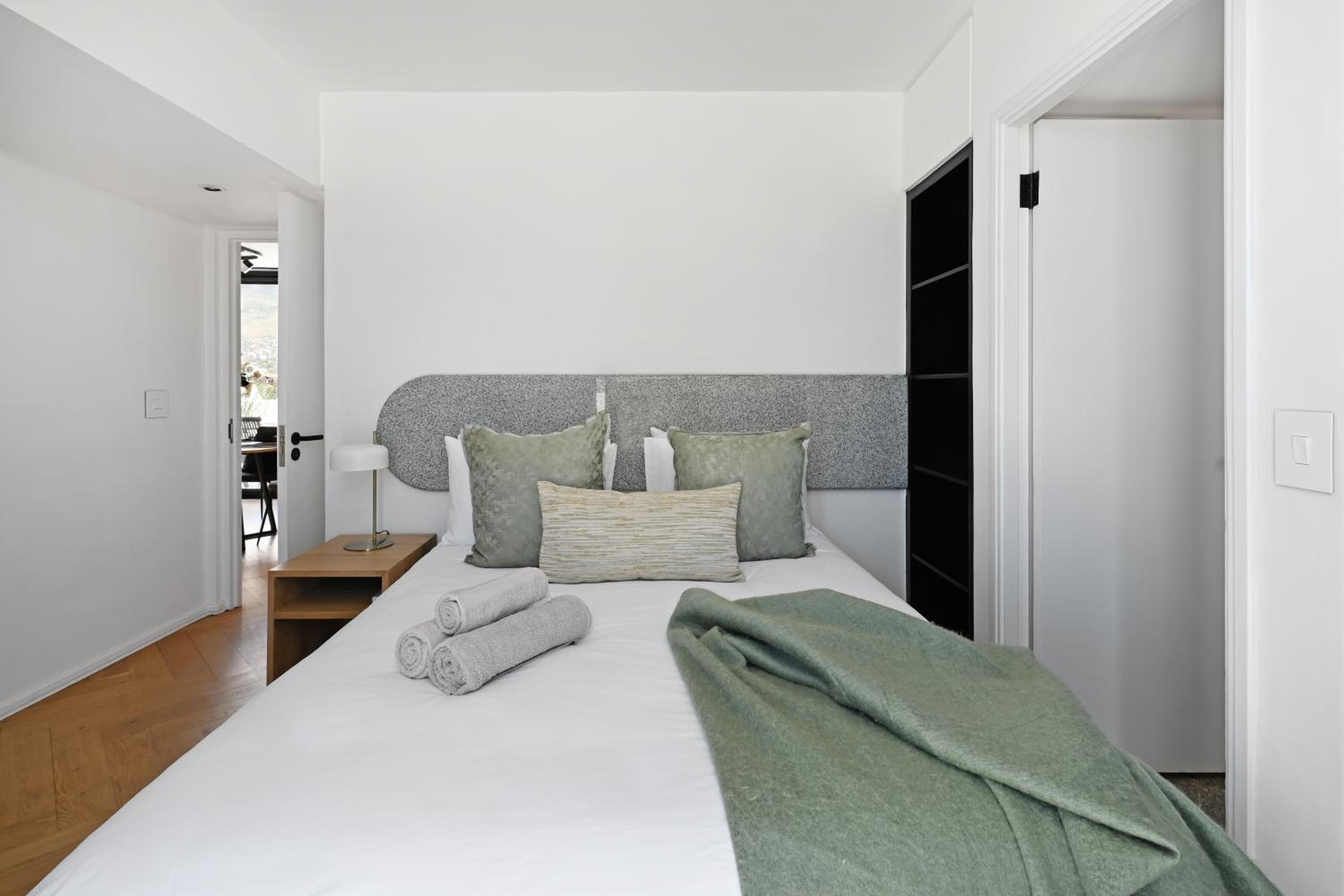 Aasia Cape Town 2BR with 360 City & Mountain Views view 2