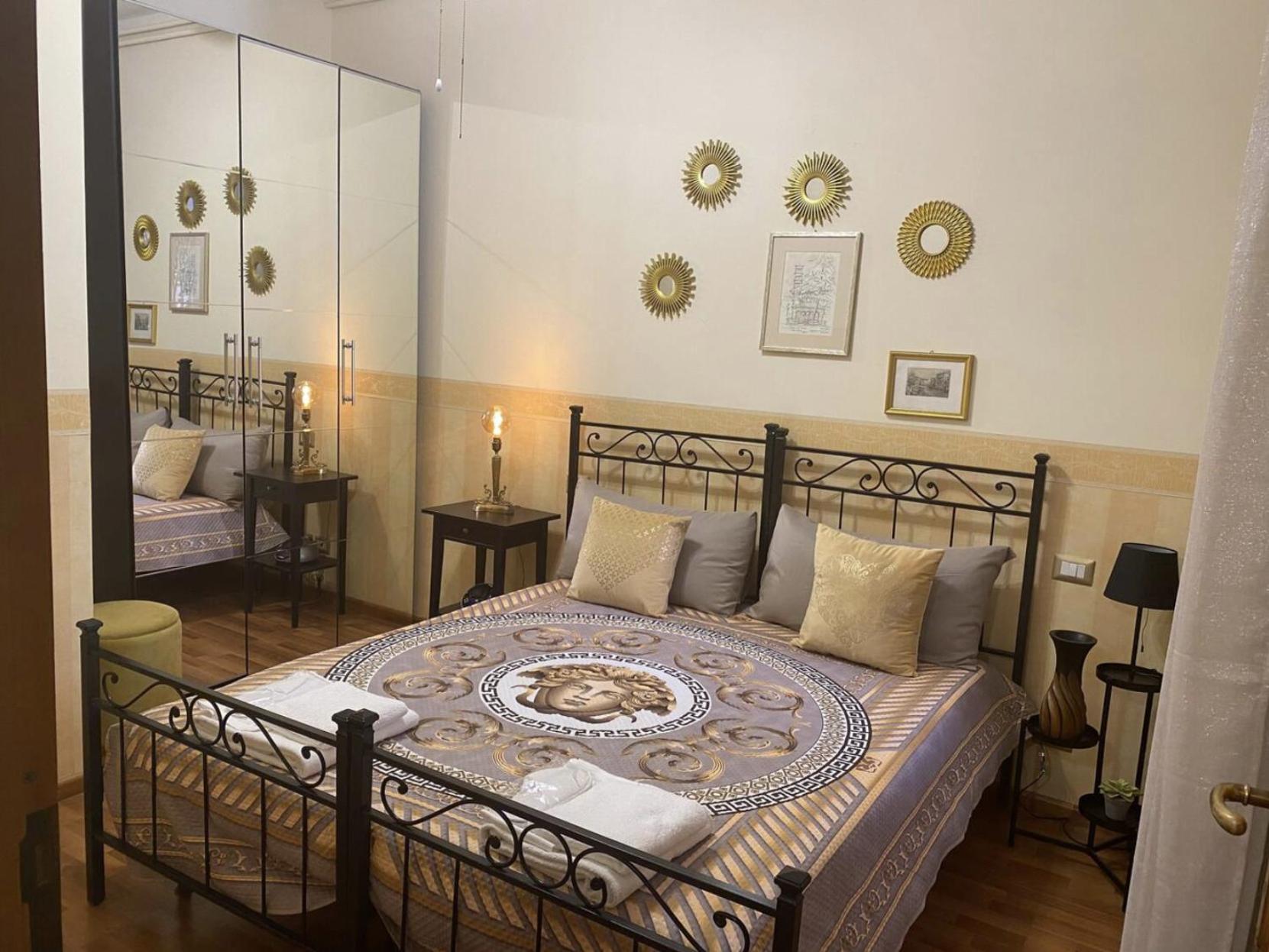 DOMUS ANNIA Guest House, The Amazing Colosseum