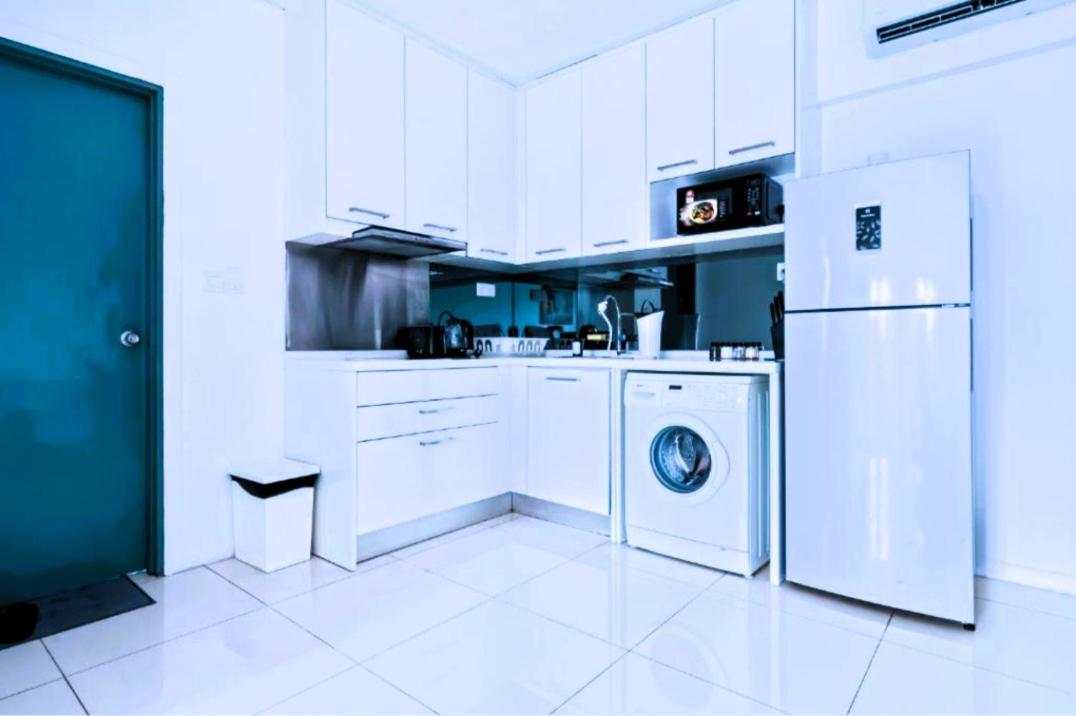 Summer Suites by KL Tower