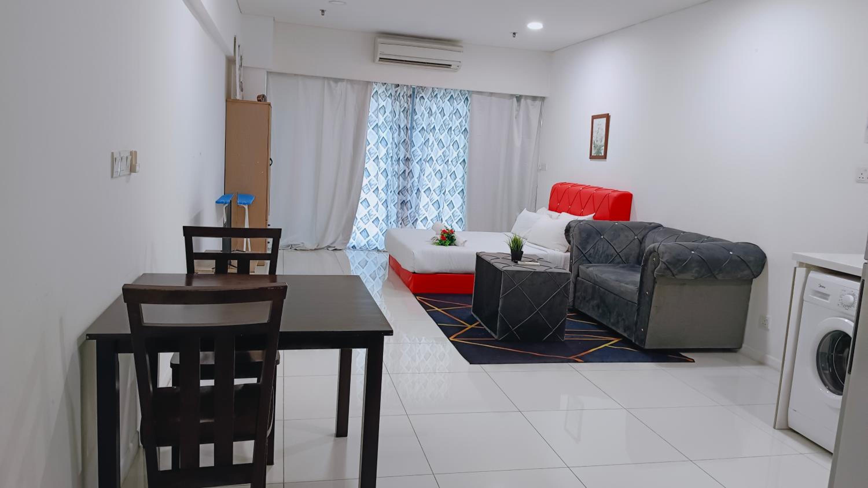 Summer Suites by KL Tower