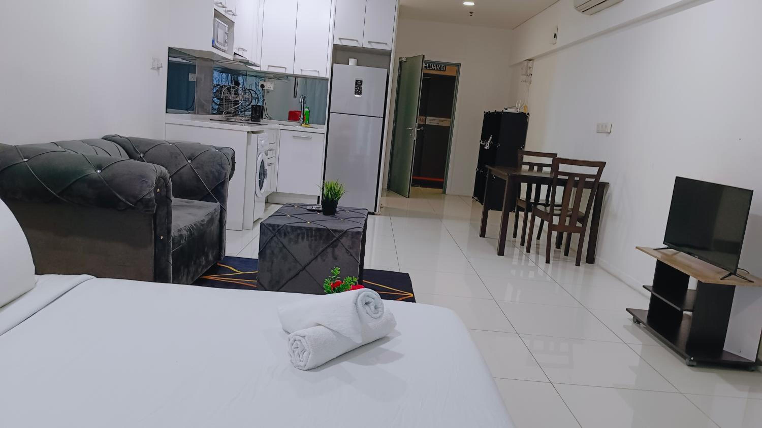 Summer Suites by KL Tower