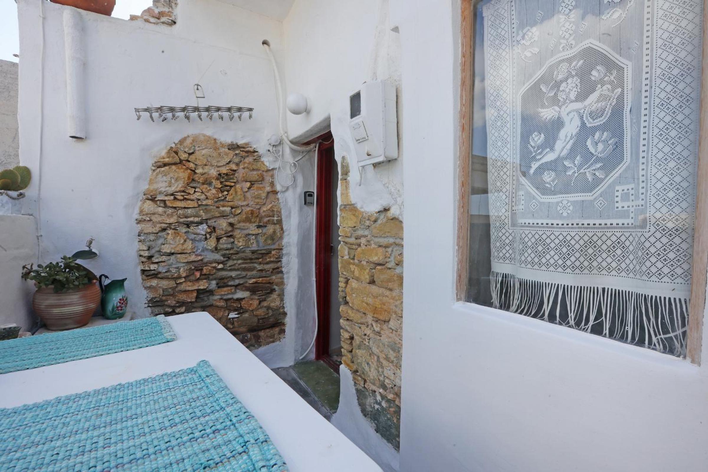 Danielle 626 House Ano Syros view 3