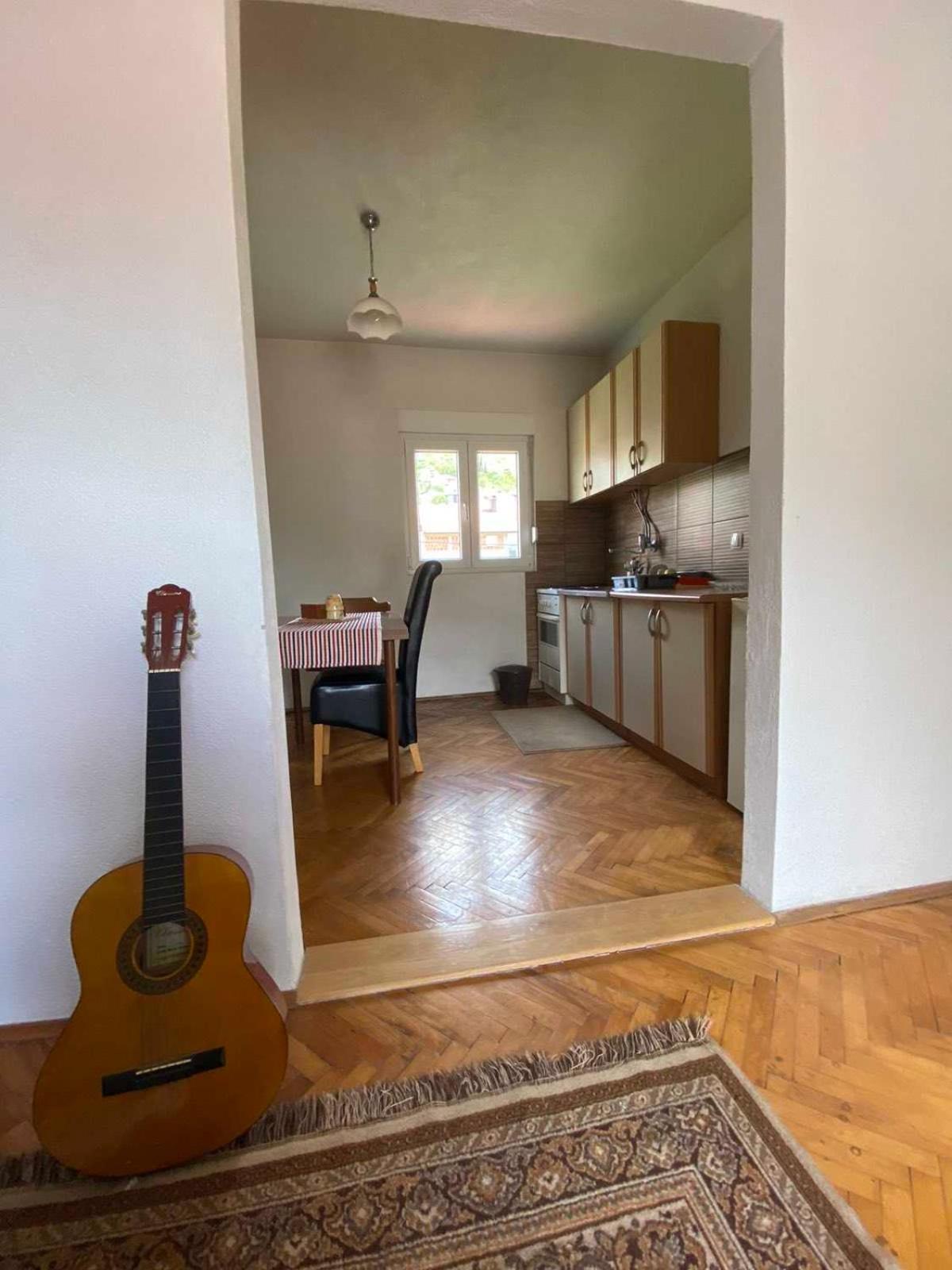 Fig City Apartment