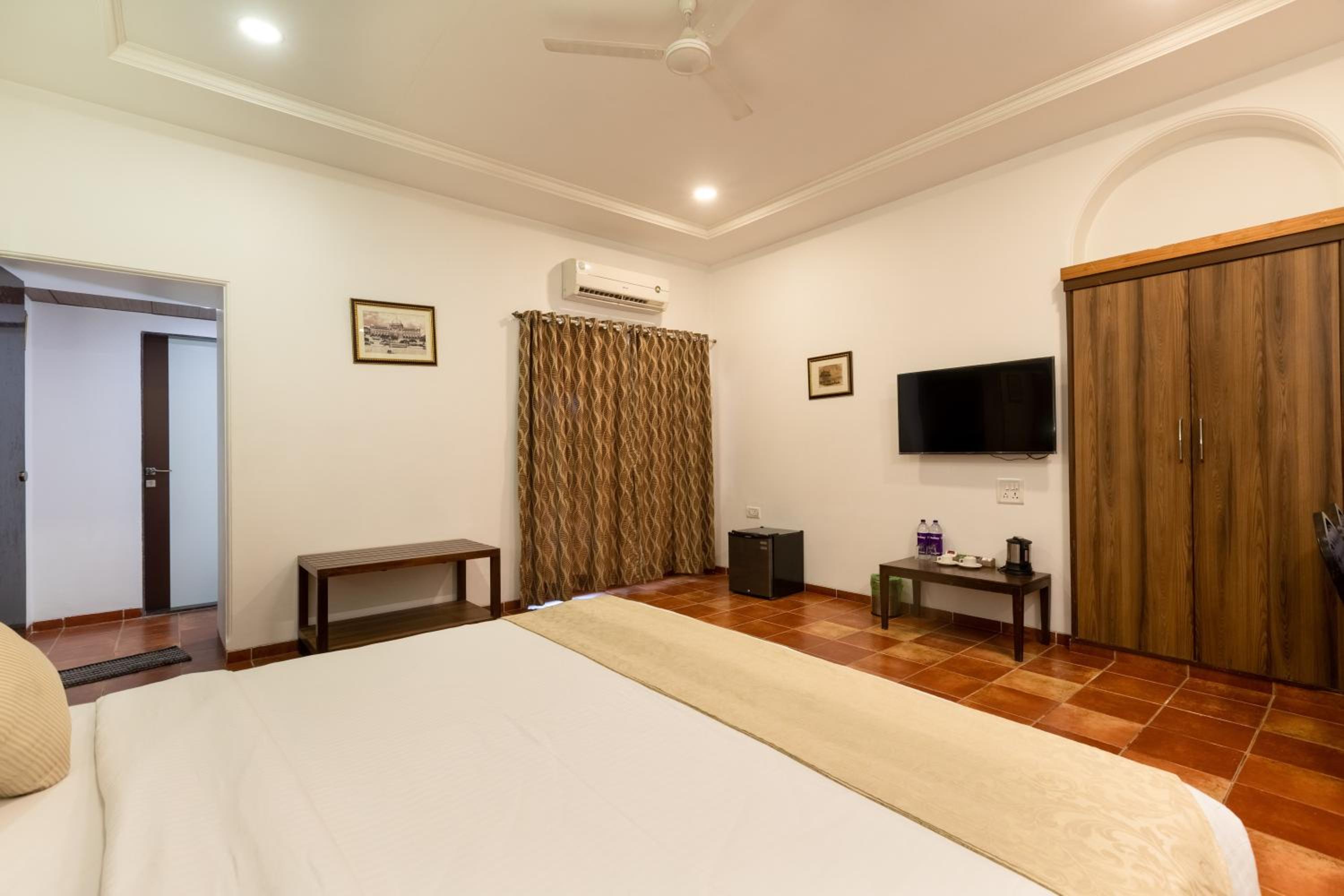 Zaras Resort Khandala