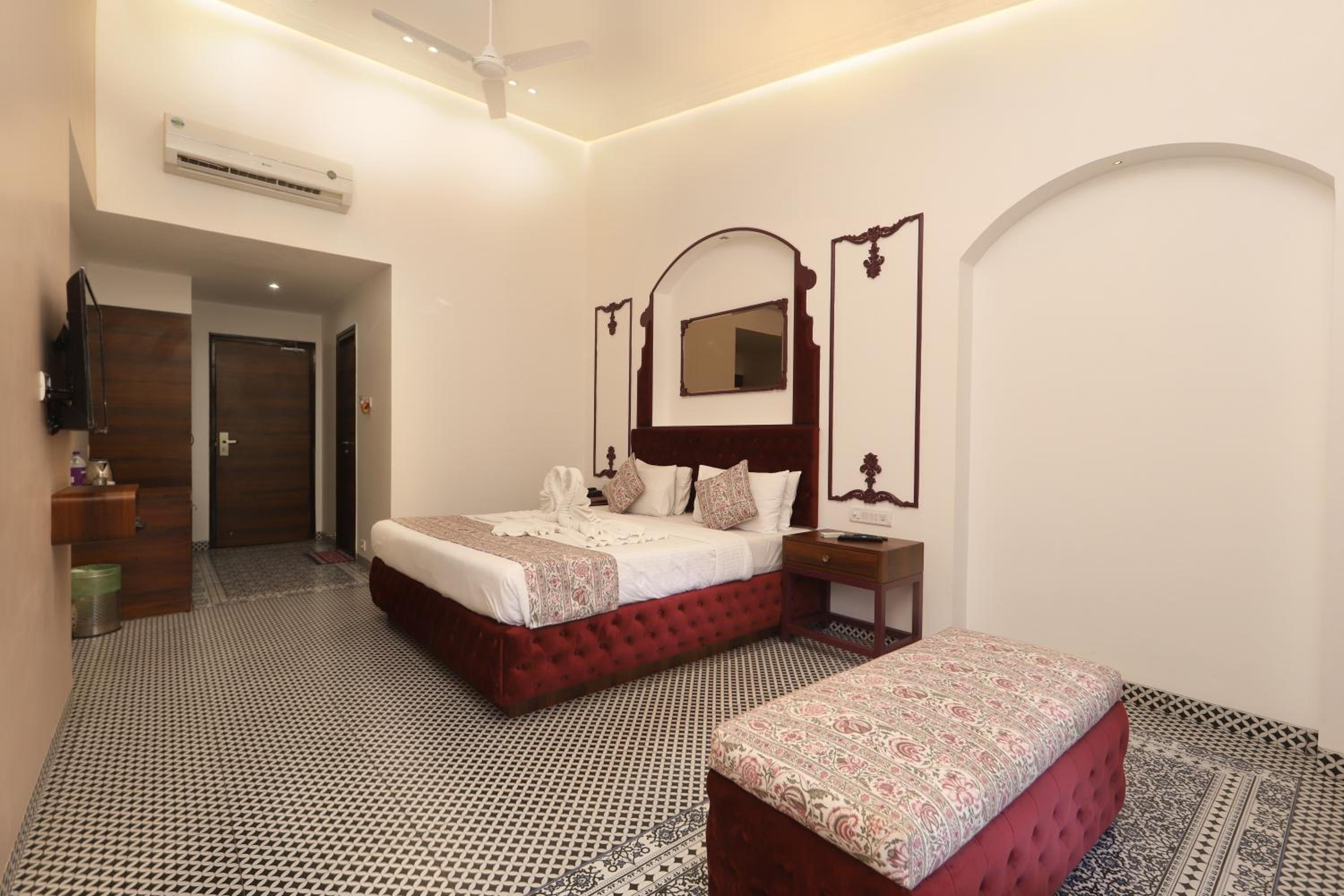 Zaras Resort Khandala