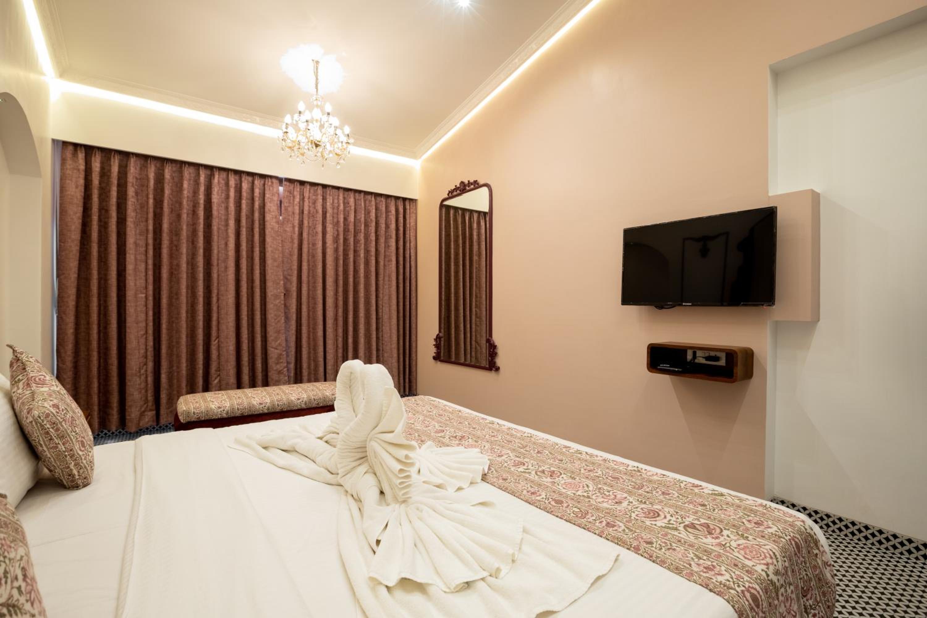 Zaras Resort Khandala