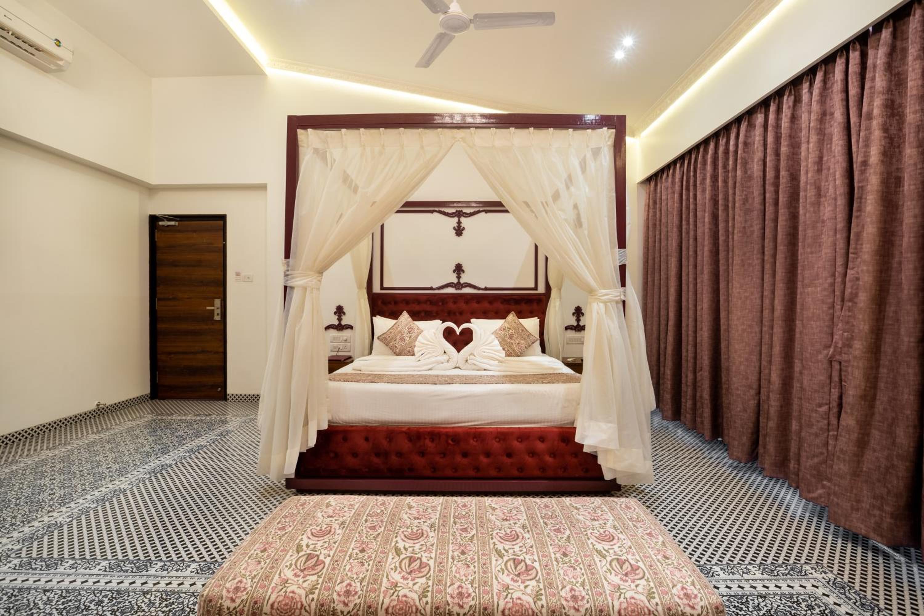 Zaras Resort Khandala