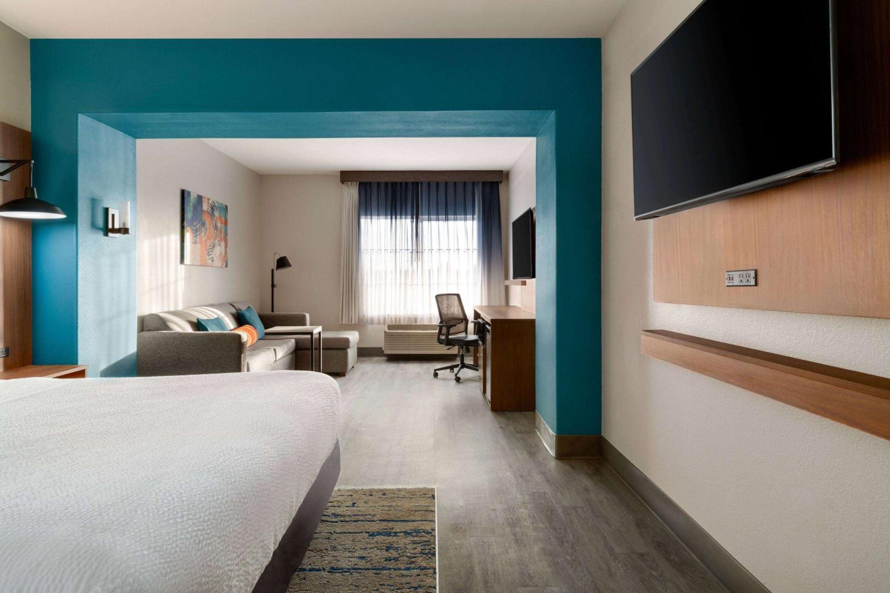 Stephenville Vacations - La Quinta by Wyndham Stephenville - Property Image 2