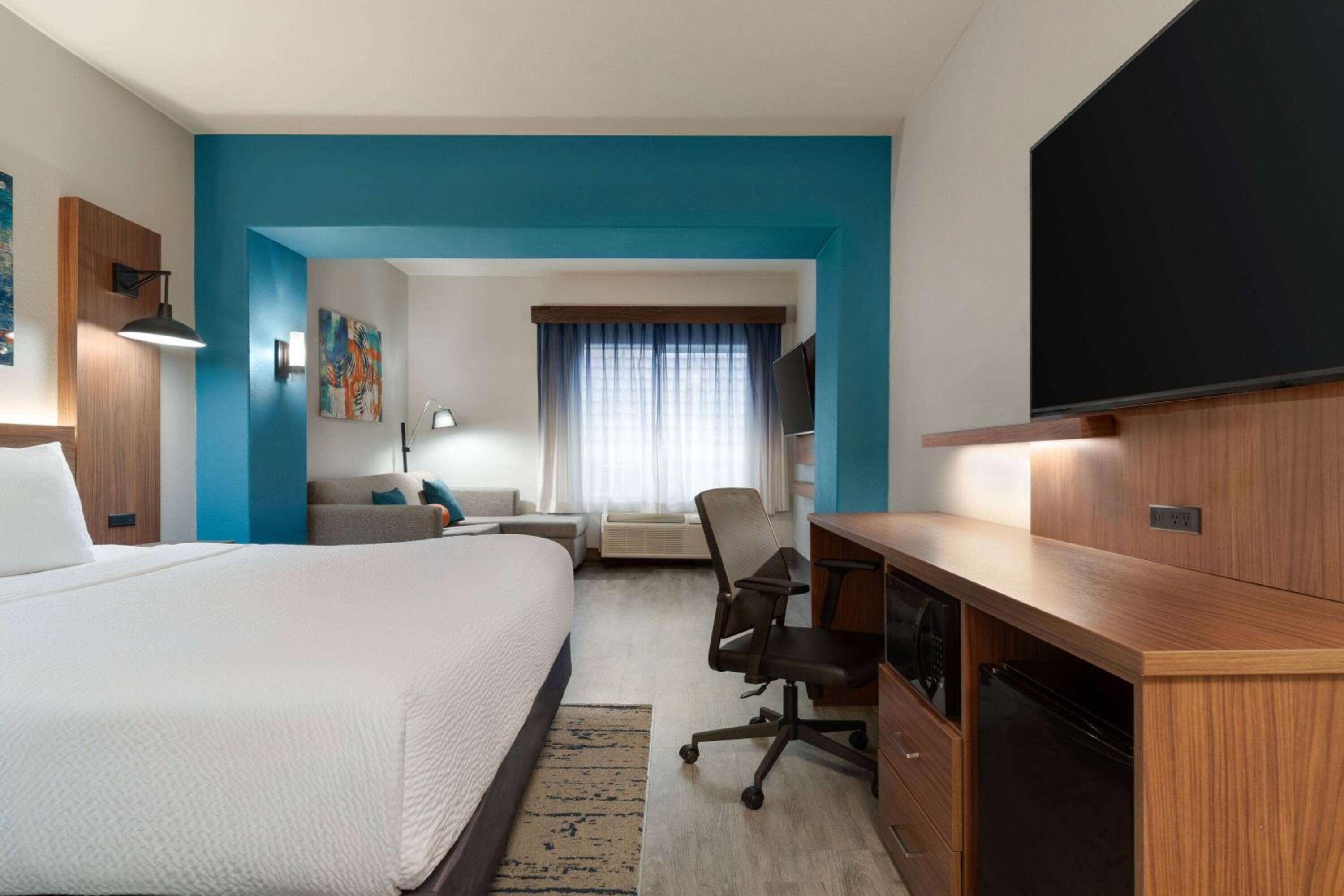 Stephenville Vacations - La Quinta by Wyndham Stephenville - Property Image 10