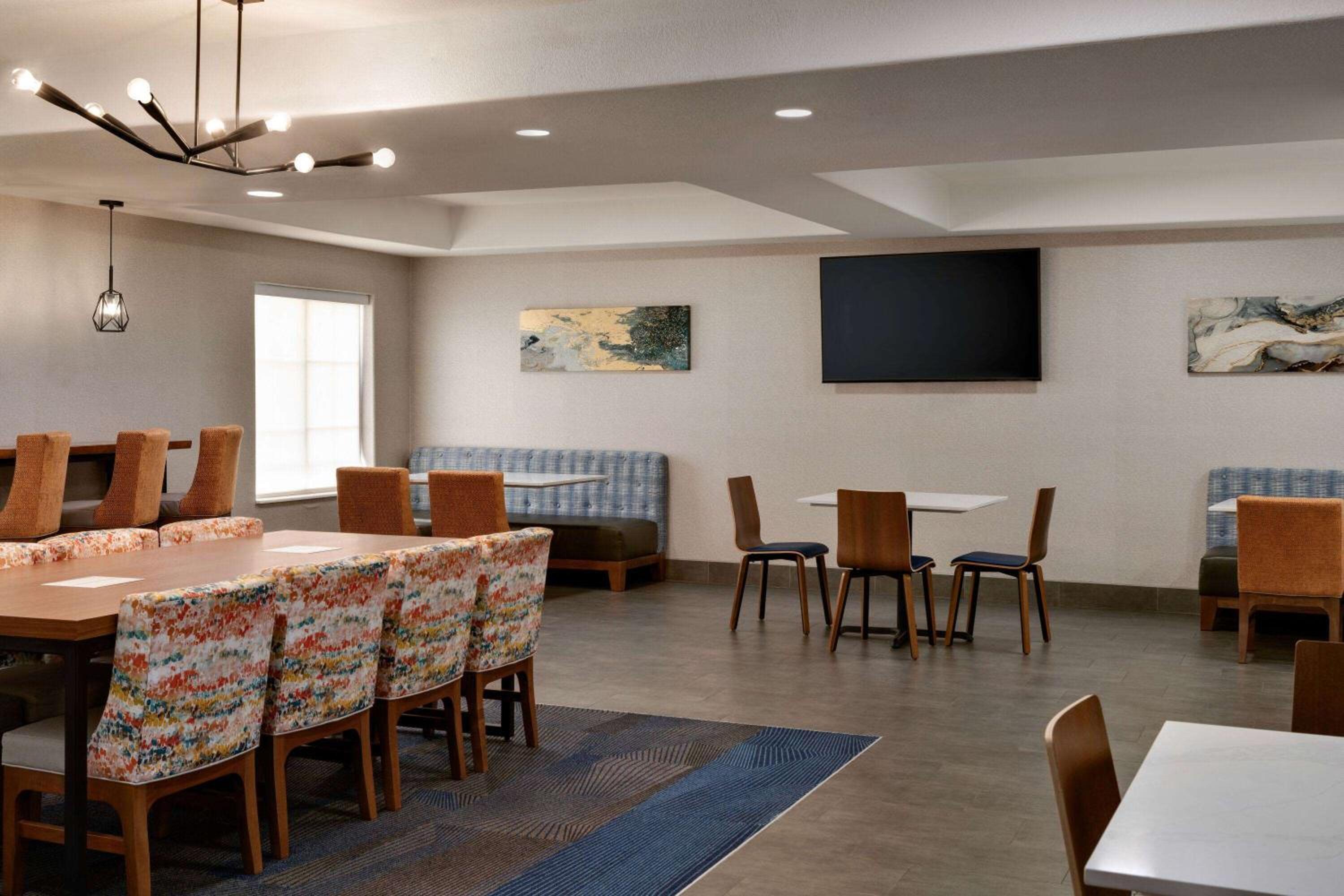 Stephenville Vacations - La Quinta by Wyndham Stephenville - Property Image 2