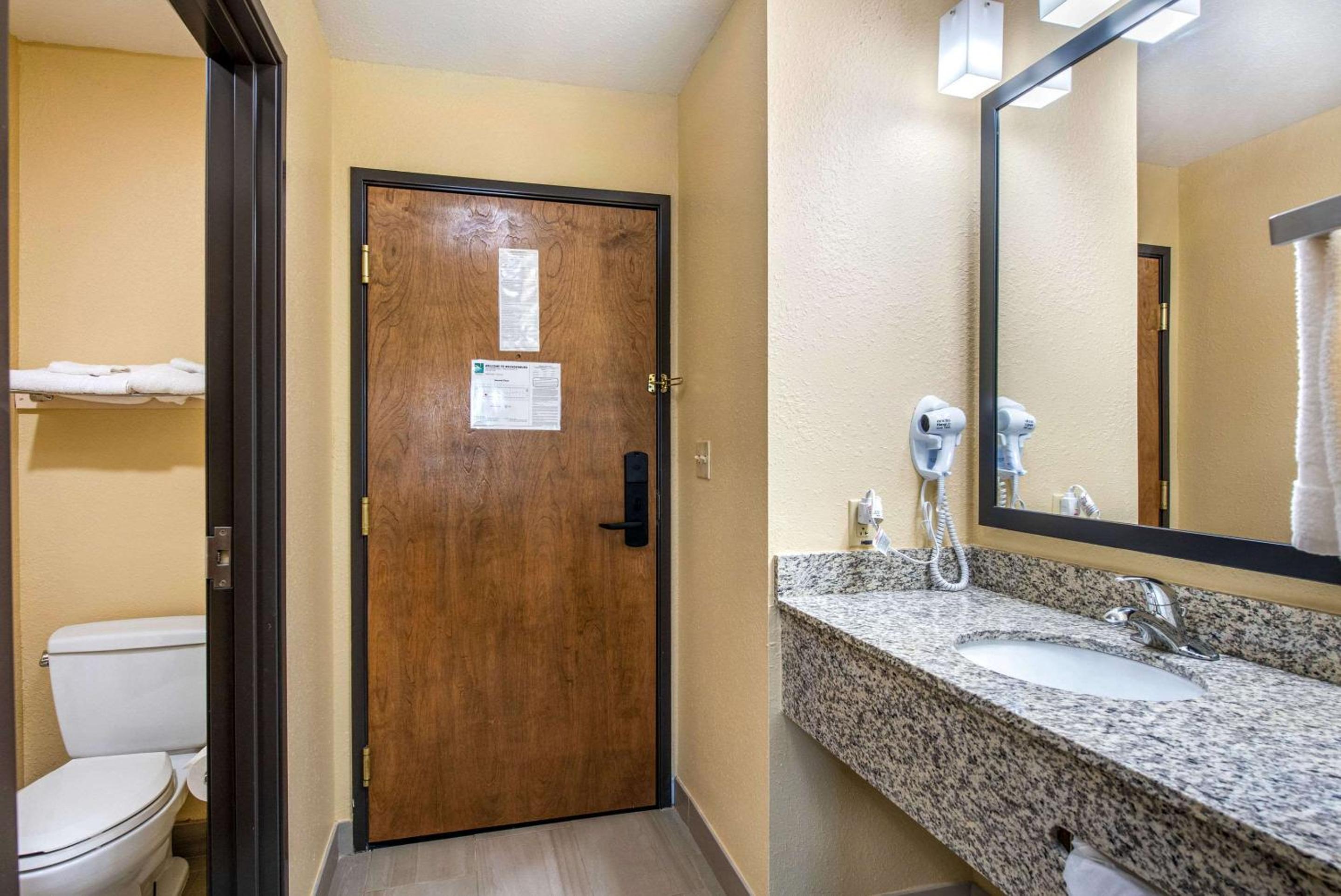 Quality Inn & Suites Brandenburg - Fort Knox, Foto 27