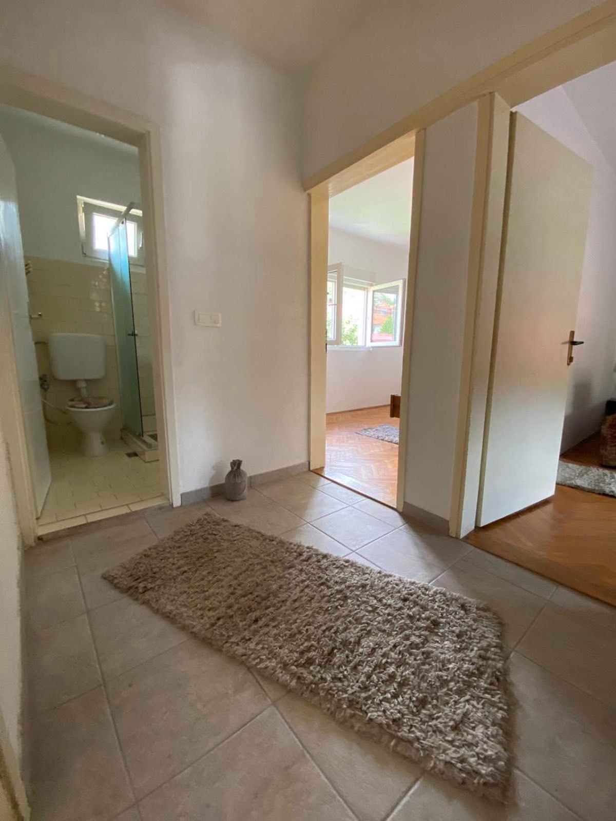 Fig City Apartment