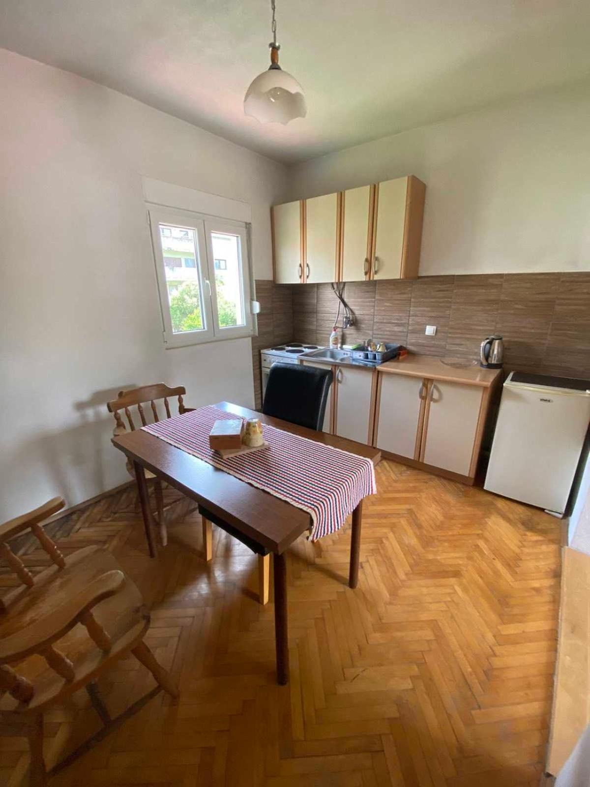 Fig City Apartment