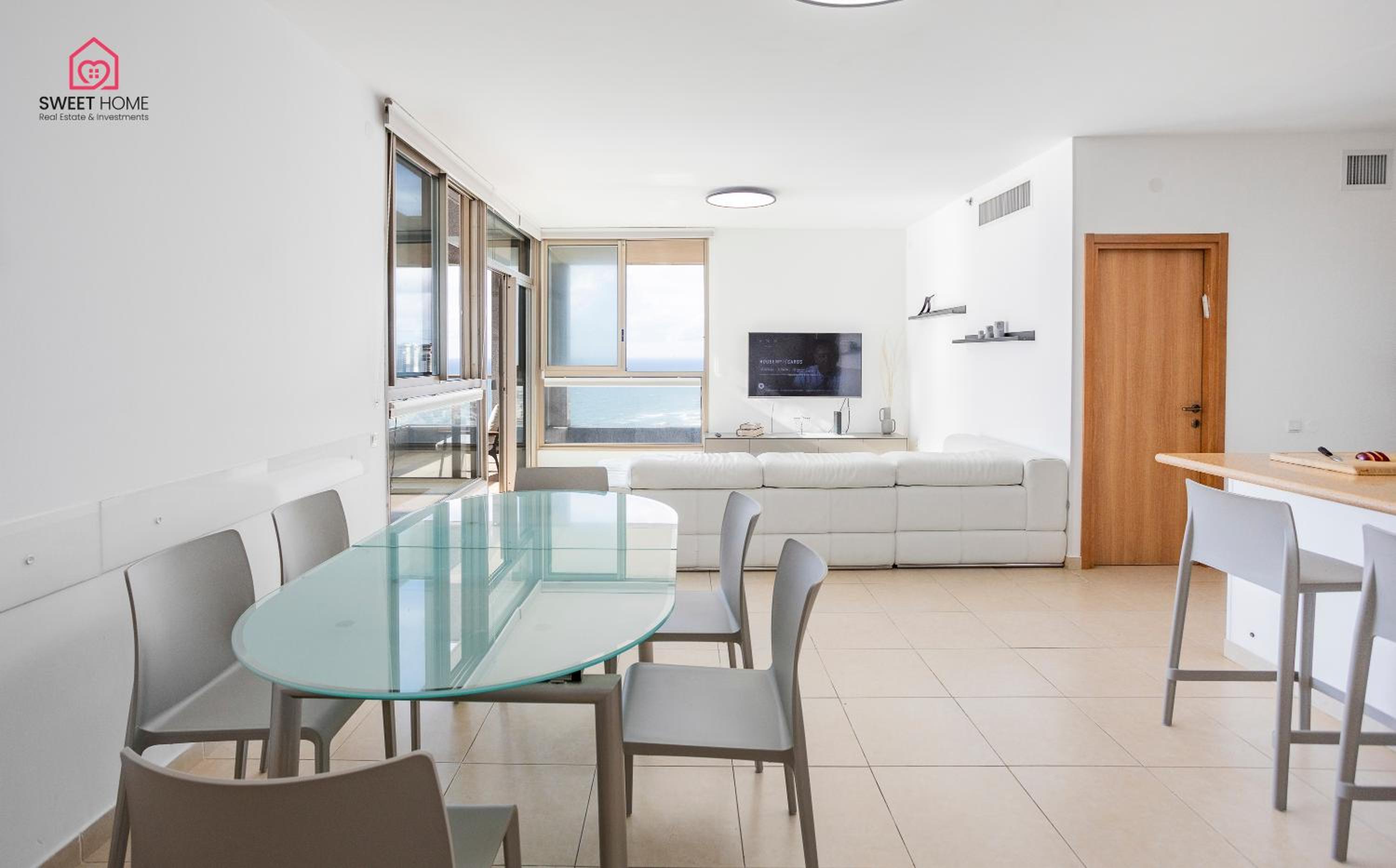 Luxury apartments' in Netanya view 4