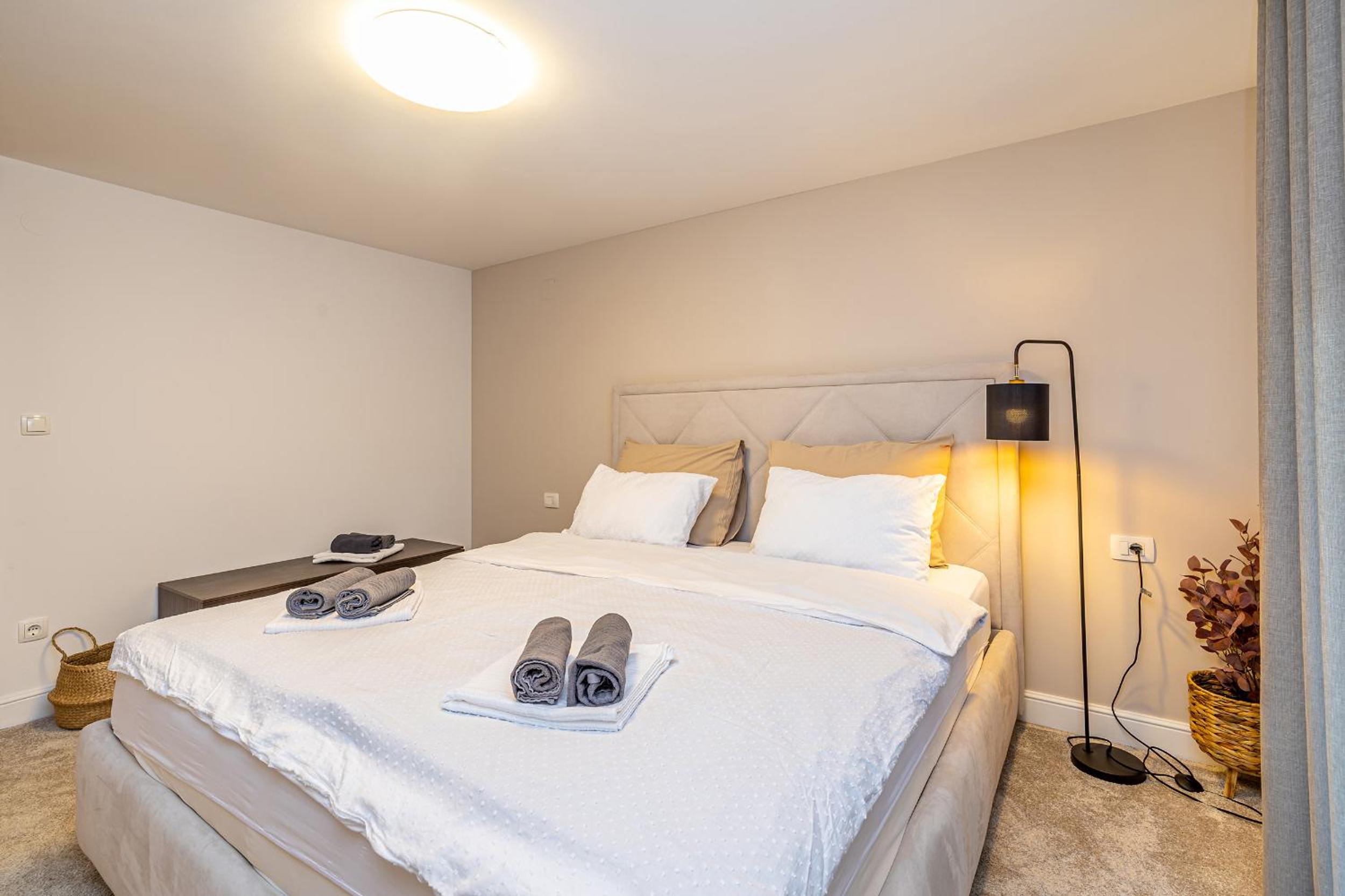 Apartman SIORA s privatnim grijanim bazenom