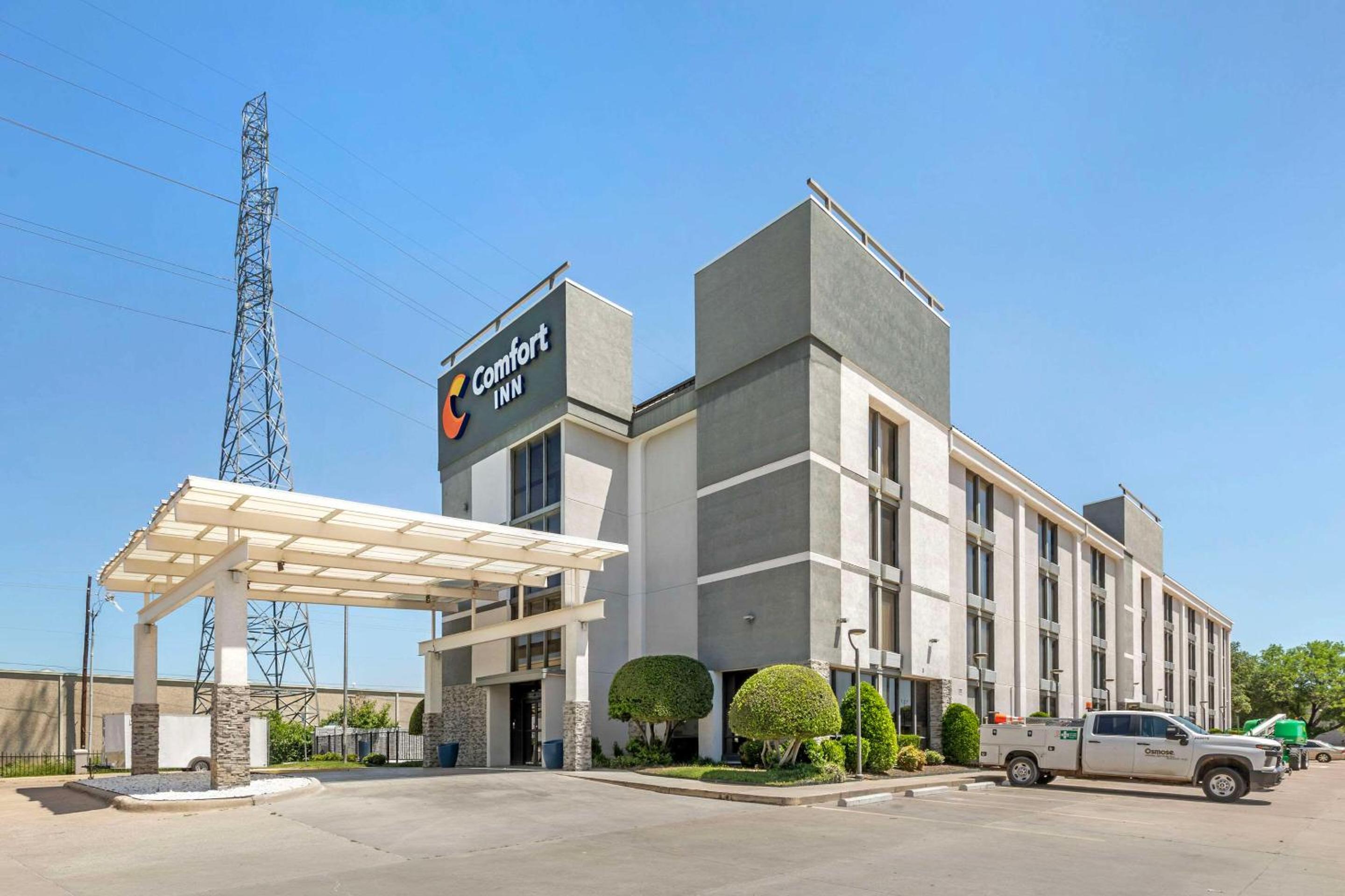 Comfort Inn Dallas North Love Field Airport - Image 3