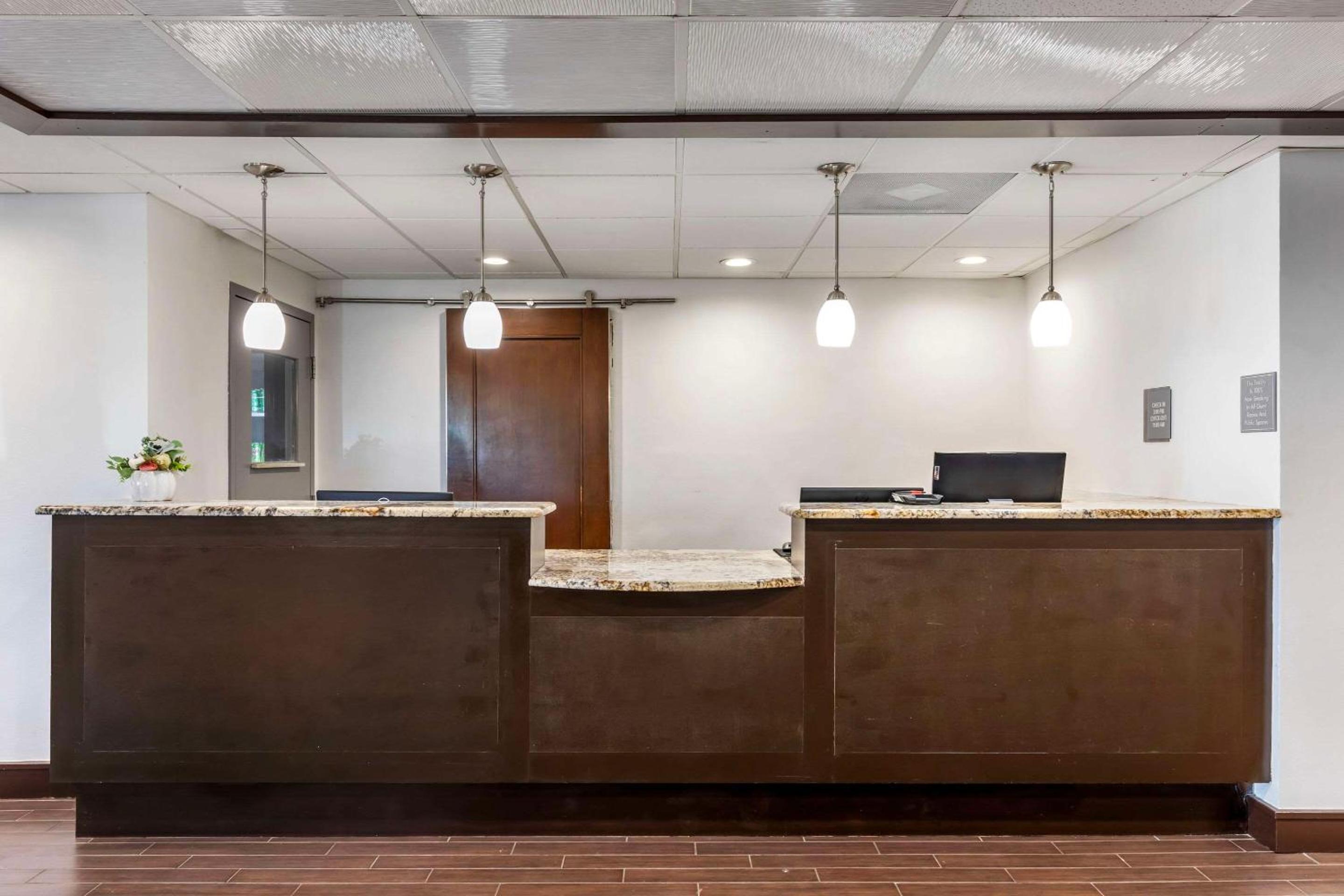 Comfort Inn Dallas North Love Field Airport 2