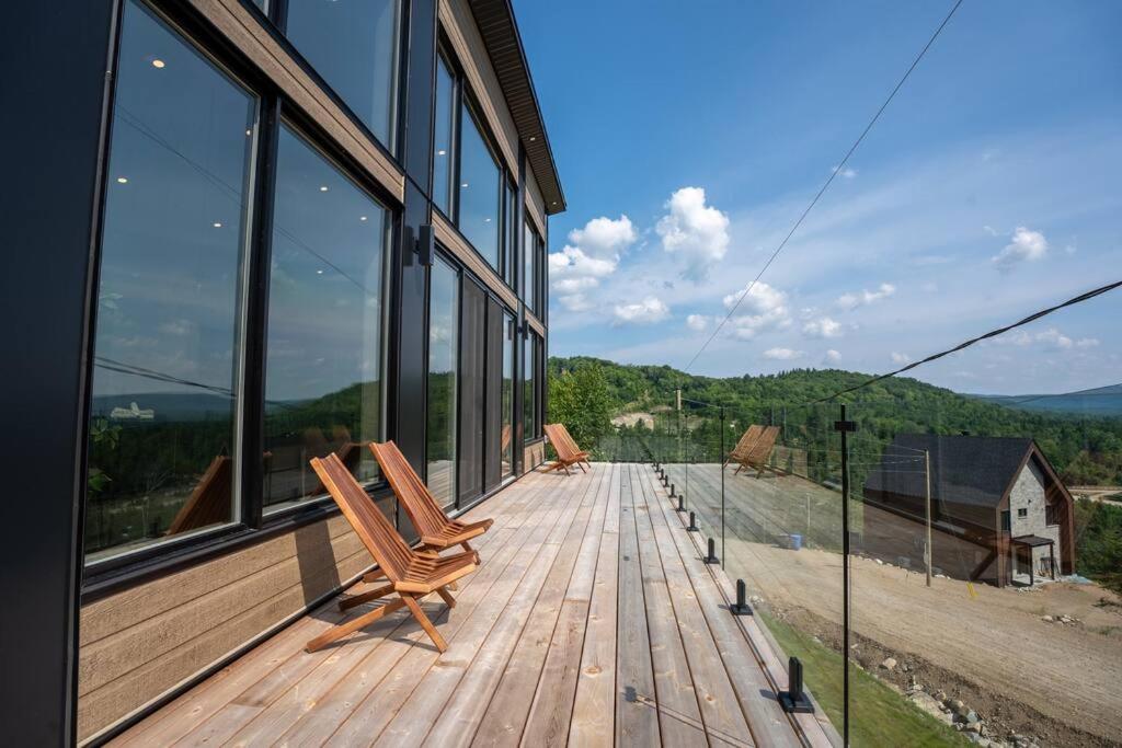 Le Savannah Vue-Accès Lac-Spa-Terrasse-14 voyageurs- Val St-Côme