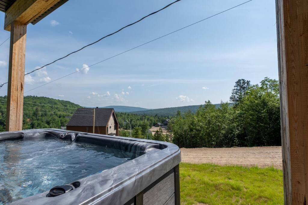 Le Savannah Vue-Accès Lac-Spa-Terrasse-14 voyageurs- Val St-Côme