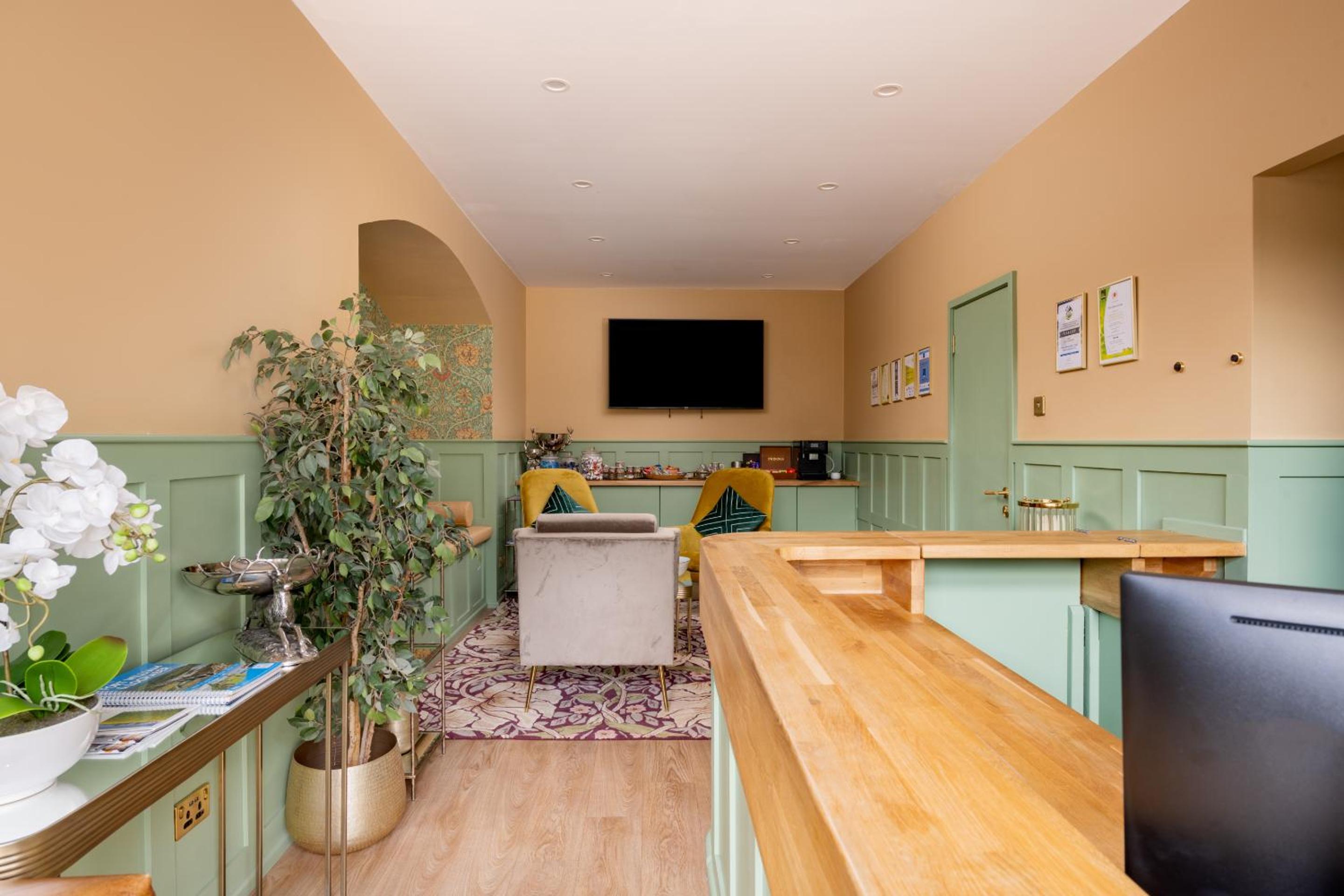 Courtyard Cottage 3, Riverside Cottage