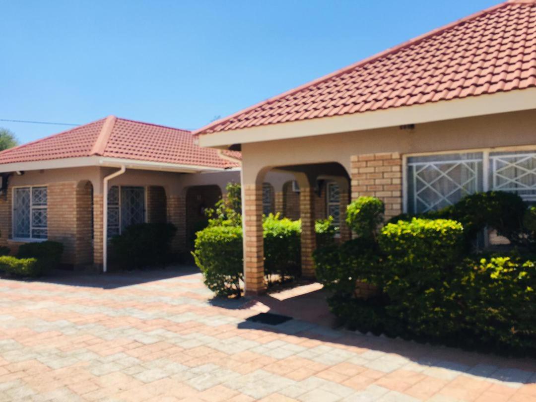 Khayalami Guest House