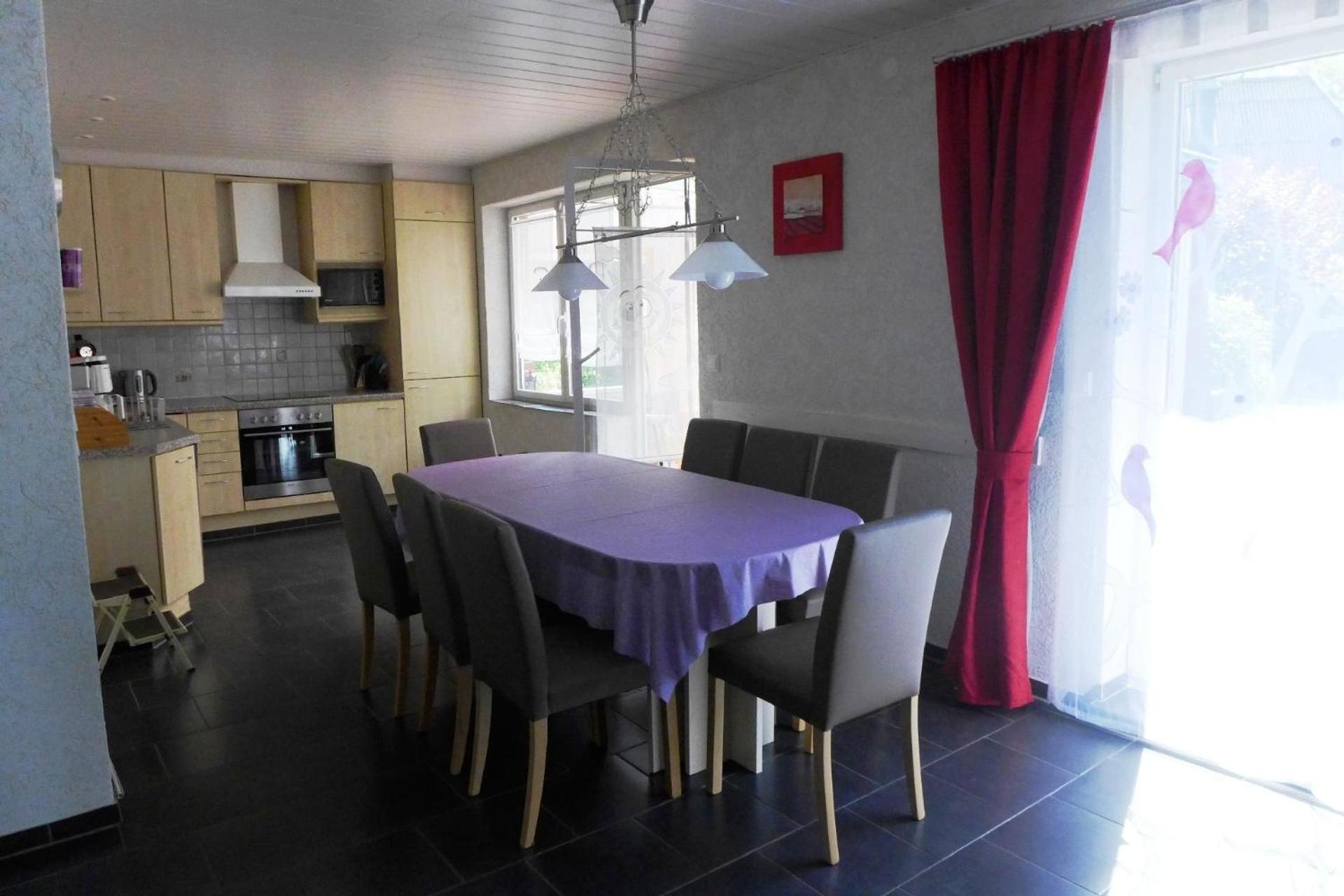 Gemütliches Ferienhaus am Deich mit Gartenzimmer