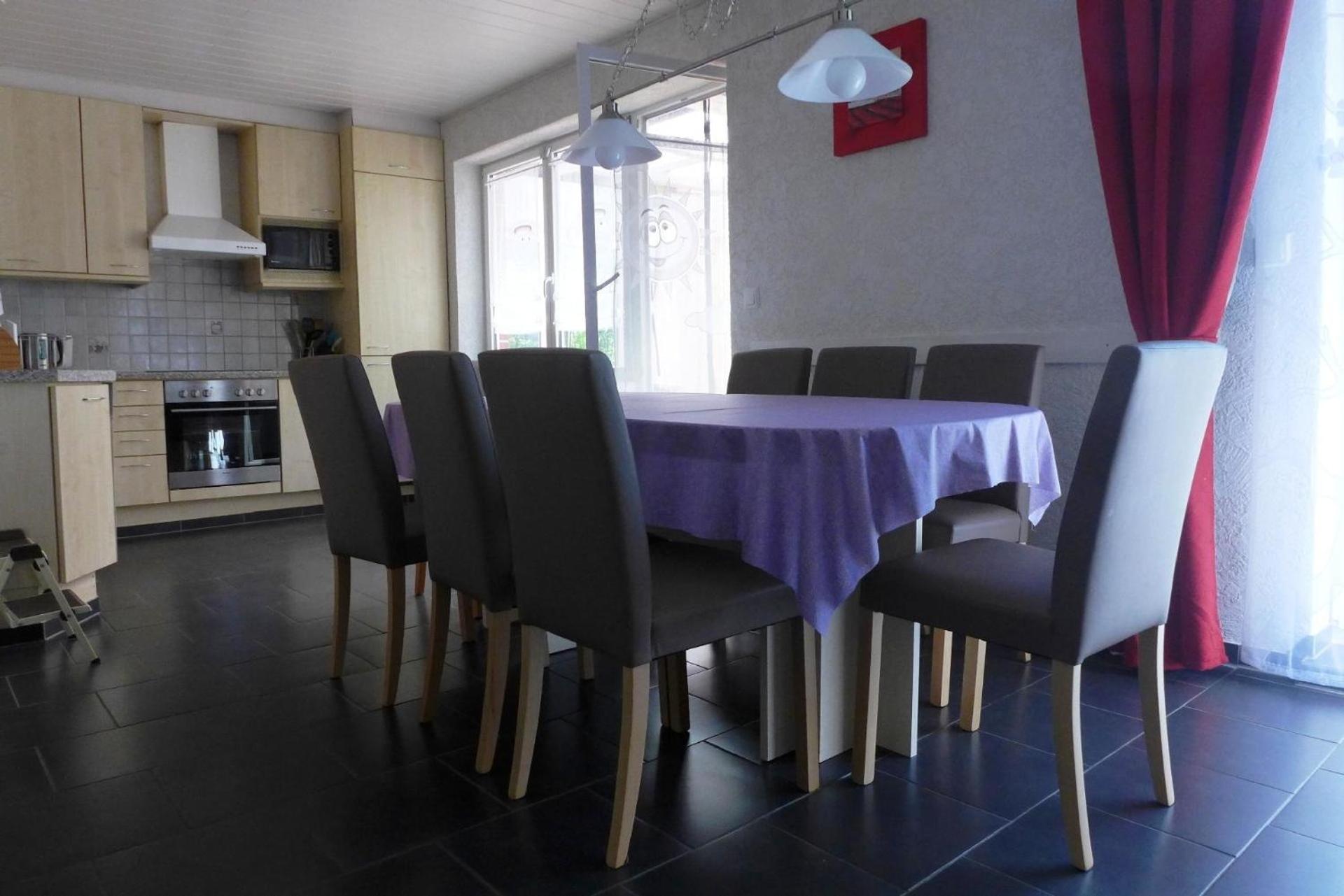 Gemütliches Ferienhaus am Deich mit Gartenzimmer