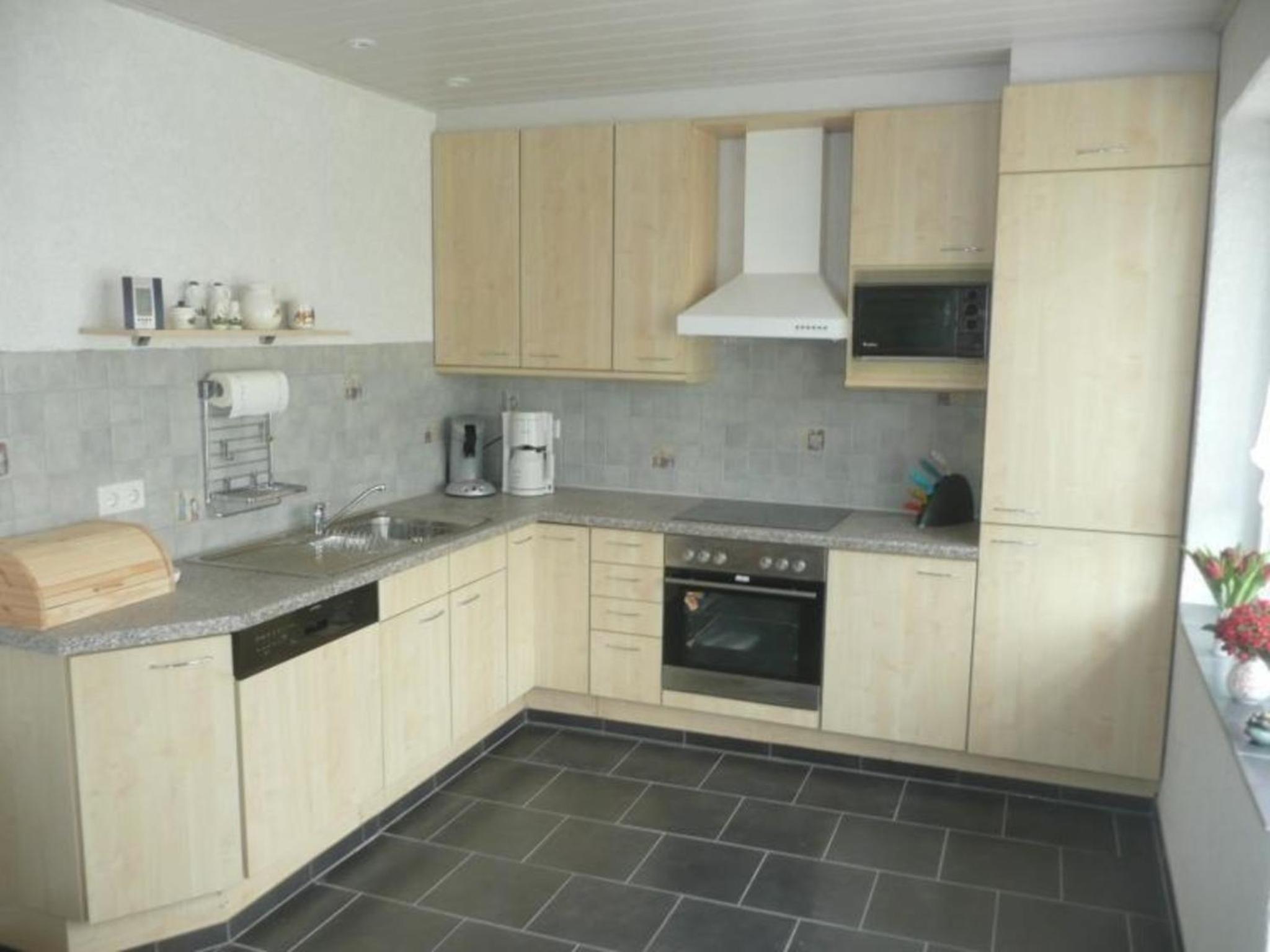 Gemütliches Ferienhaus am Deich mit Gartenzimmer
