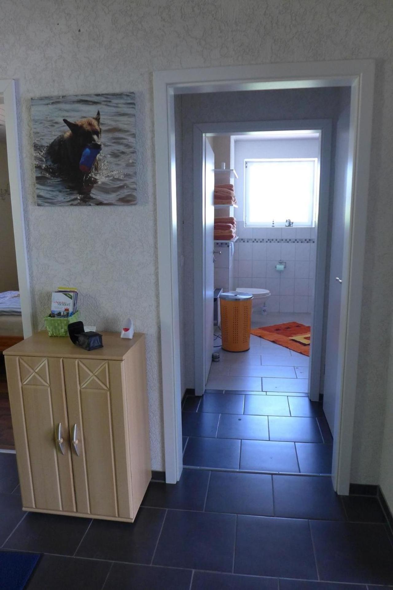 Gemütliches Ferienhaus am Deich mit Gartenzimmer