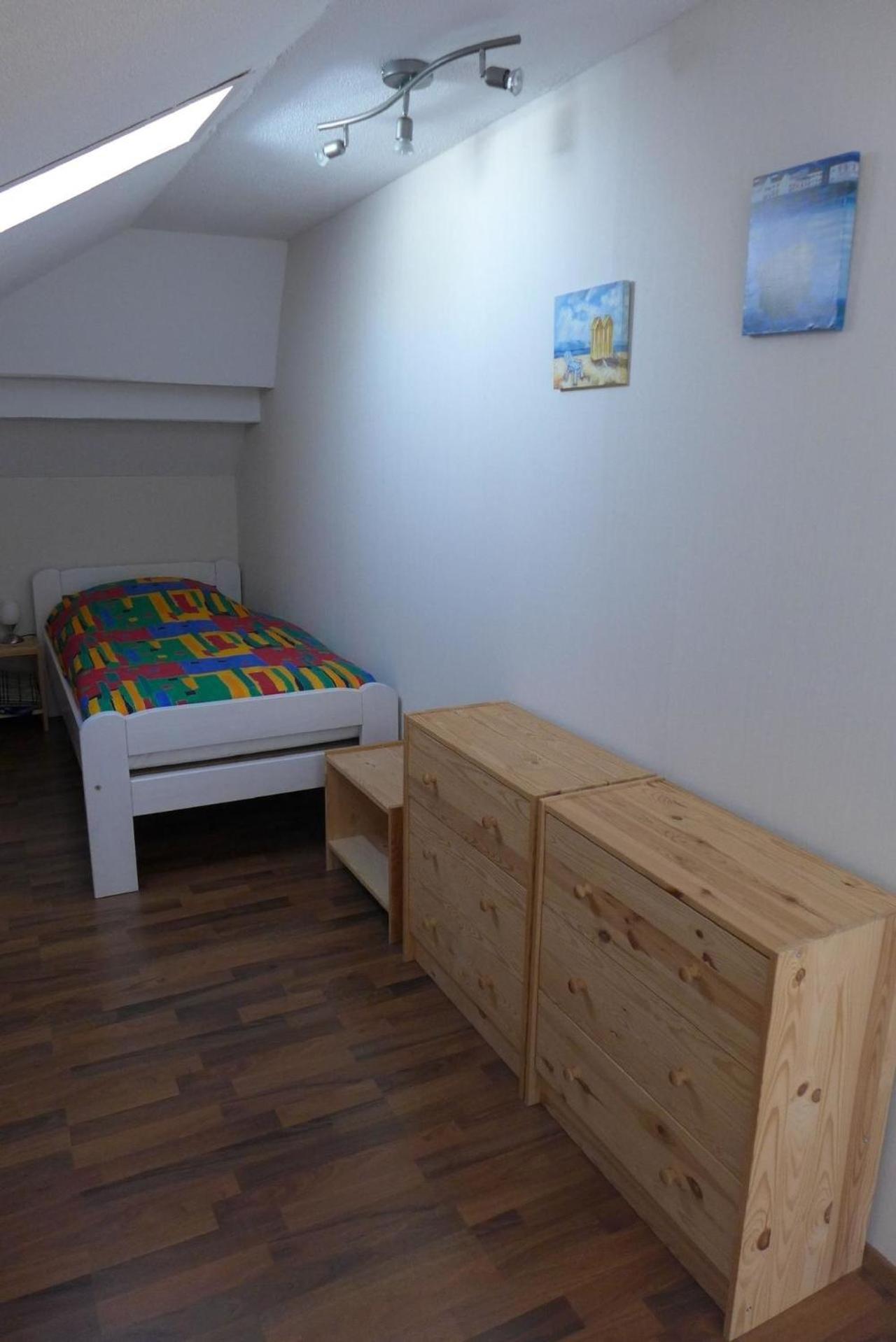Gemütliches Ferienhaus am Deich mit Gartenzimmer