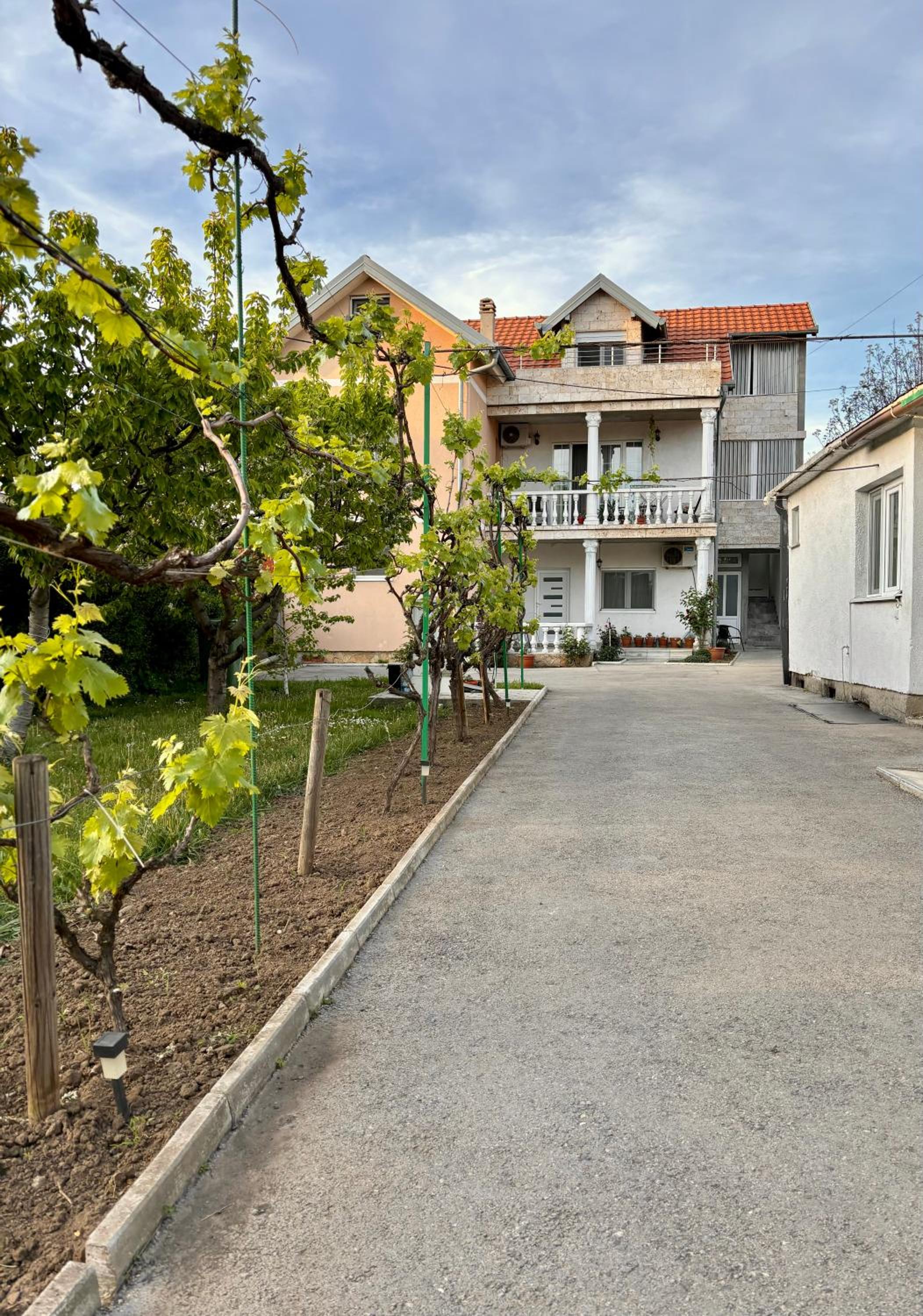 Apartment Milos