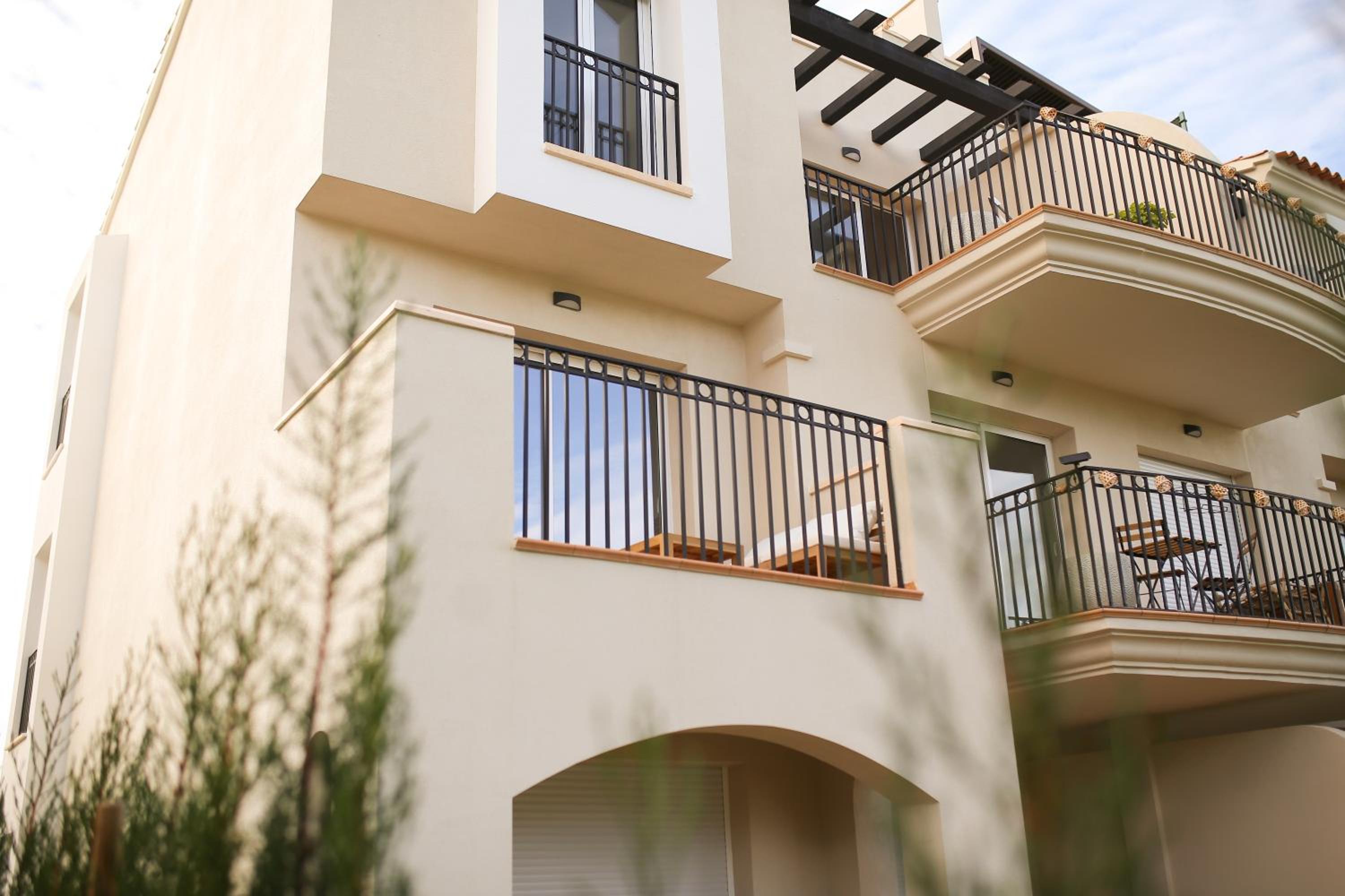 Modern flat with Montgo view