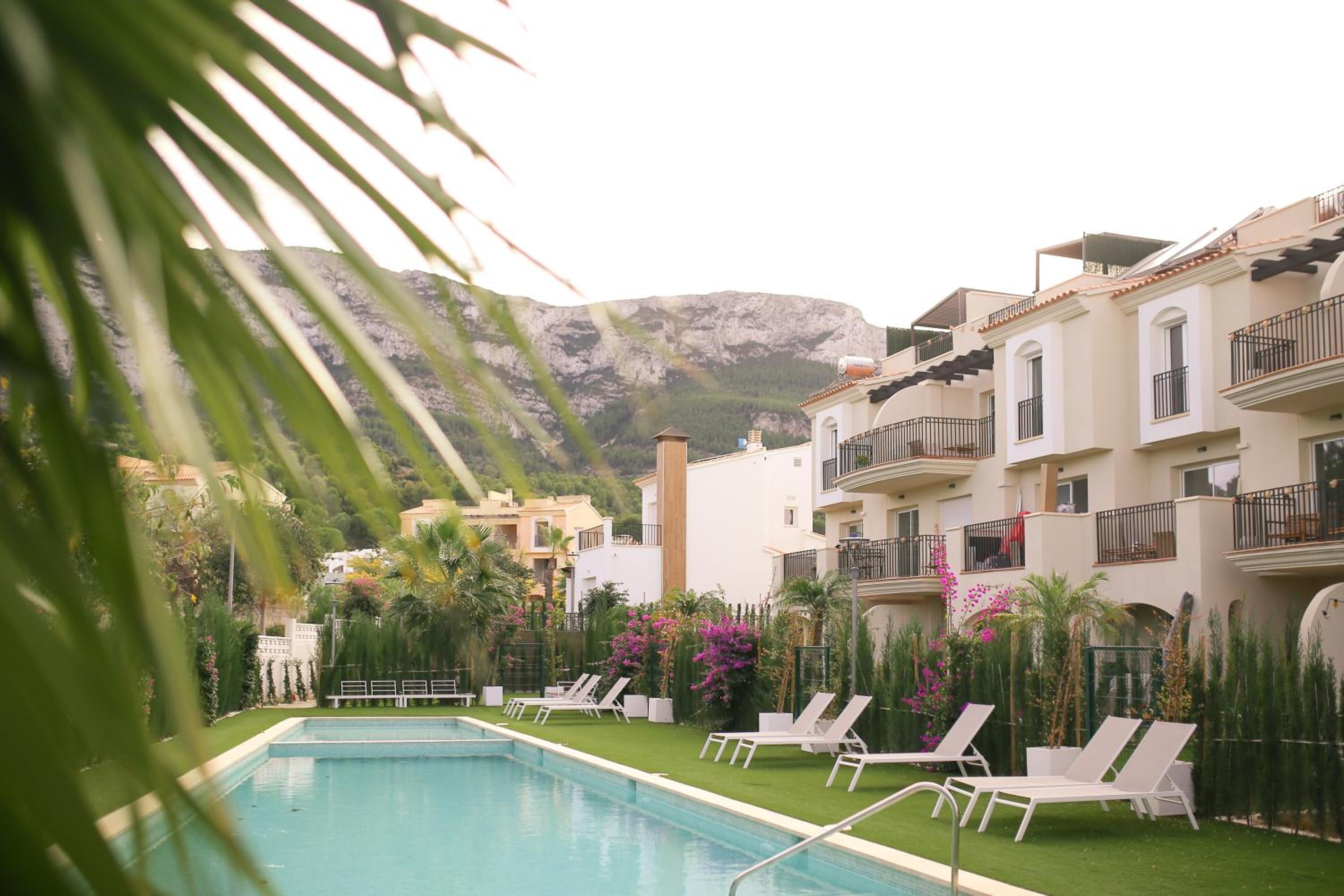 Modern flat with Montgo view
