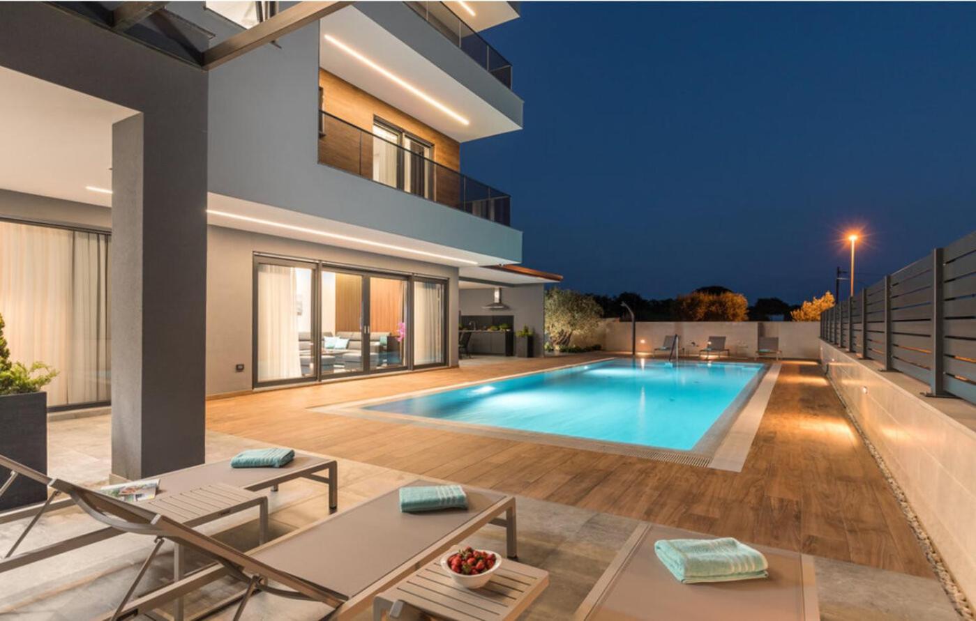 Villa Bellatrix in Fažana with beach front and sea view view 2