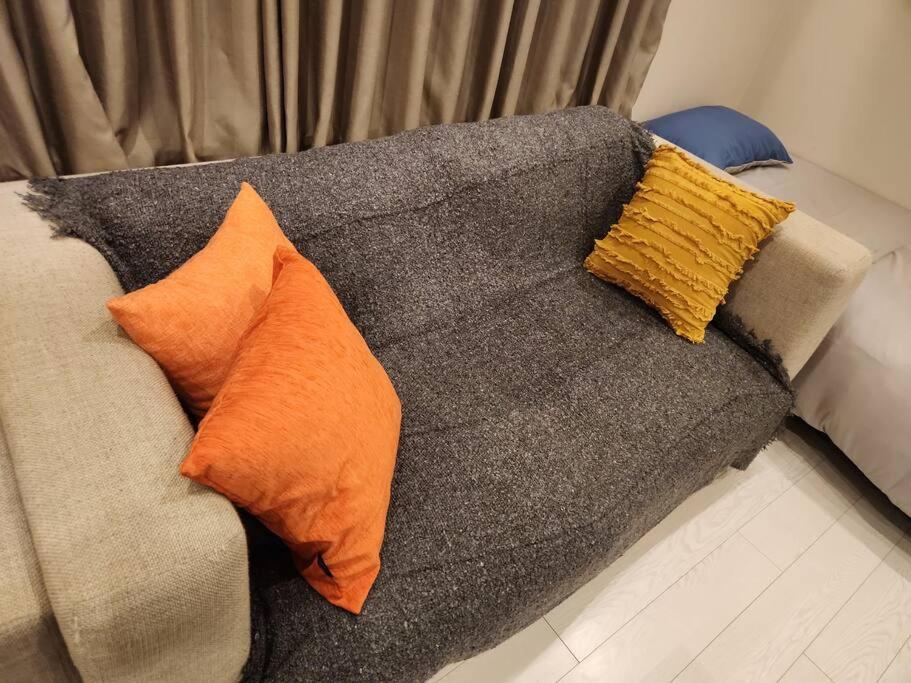 Great access to USJ and Dotonbori! Up to 8 people can stay NETFLIX