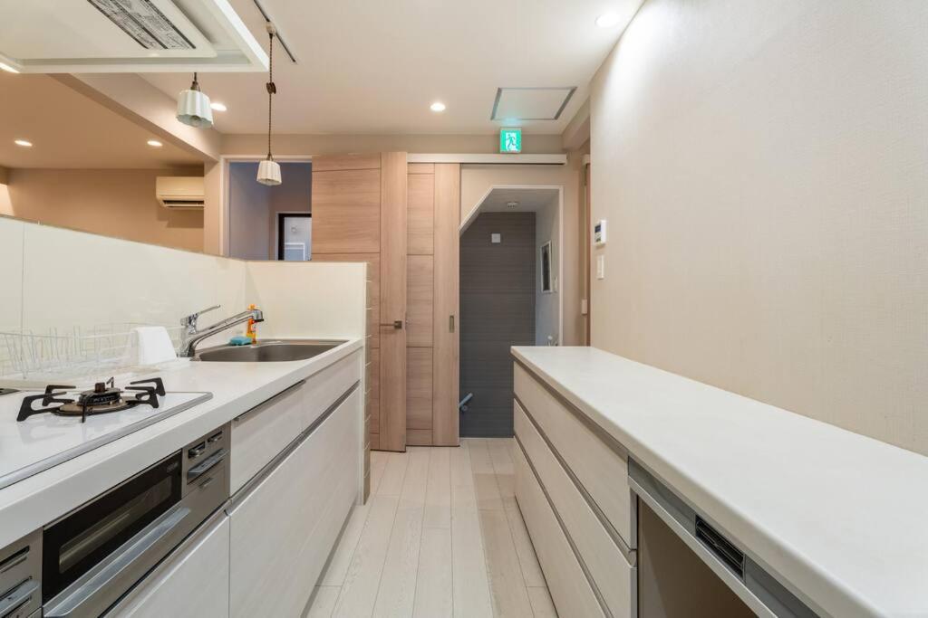 Great access to USJ and Dotonbori! Up to 8 people can stay NETFLIX