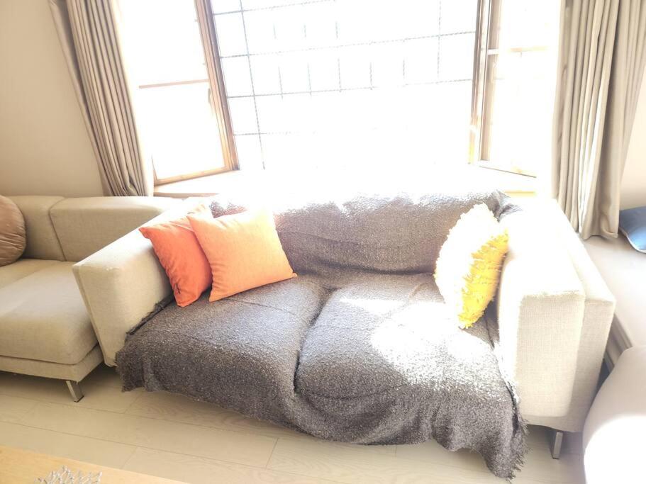 Great access to USJ and Dotonbori! Up to 8 people can stay NETFLIX