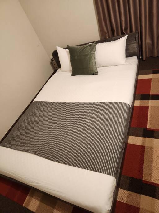 Great access to USJ and Dotonbori! Up to 8 people can stay NETFLIX