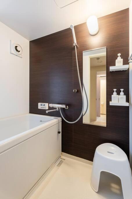 Great access to USJ and Dotonbori! Up to 8 people can stay NETFLIX