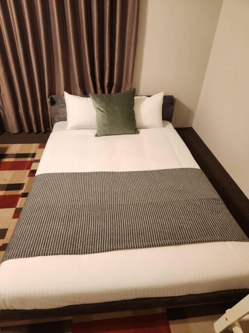 Great access to USJ and Dotonbori! Up to 8 people can stay NETFLIX
