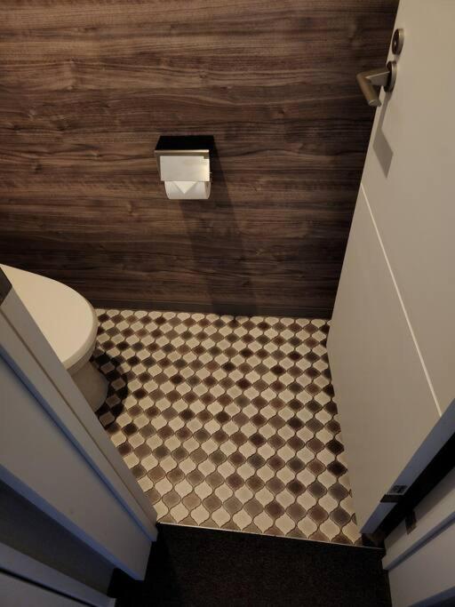 Great access to USJ and Dotonbori! Up to 8 people can stay NETFLIX