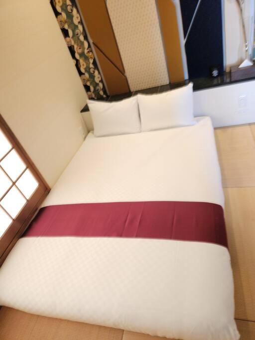 Great access to USJ and Dotonbori! Up to 8 people can stay NETFLIX