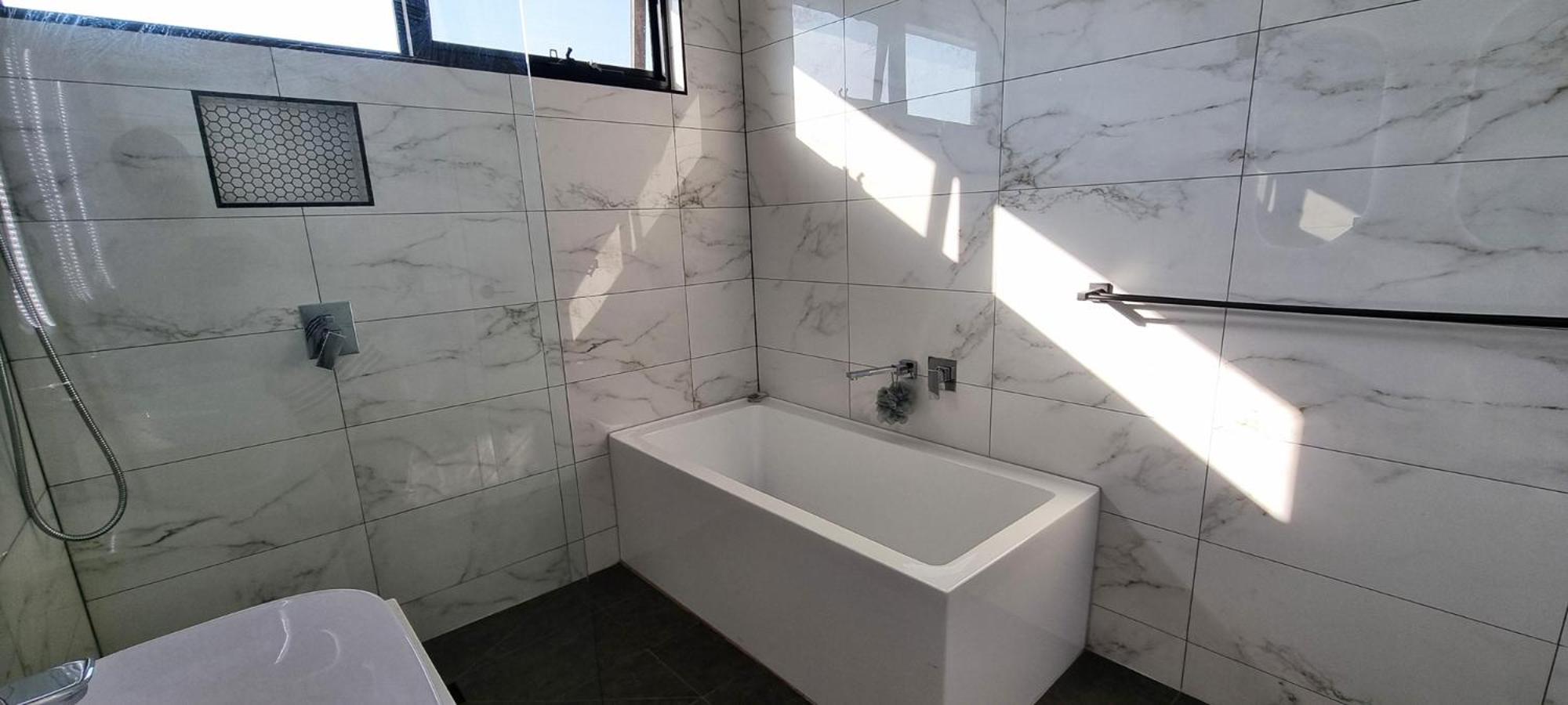 New Spacious house in Sunshine West