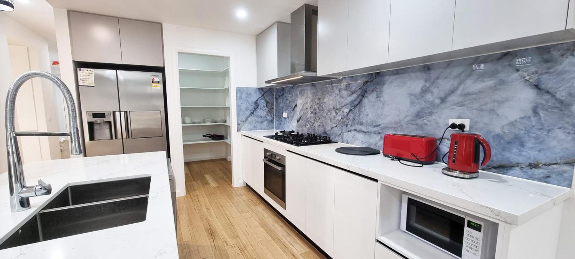 New Spacious house in Sunshine West