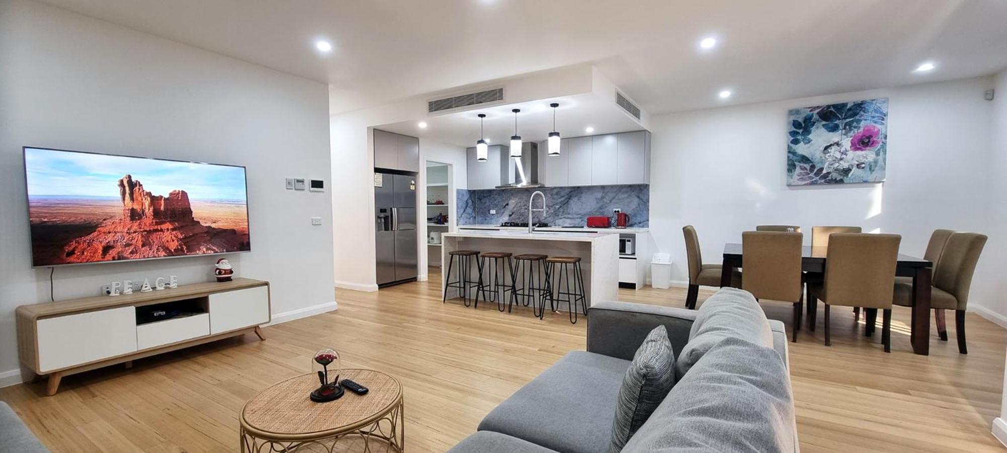 New Spacious house in Sunshine West