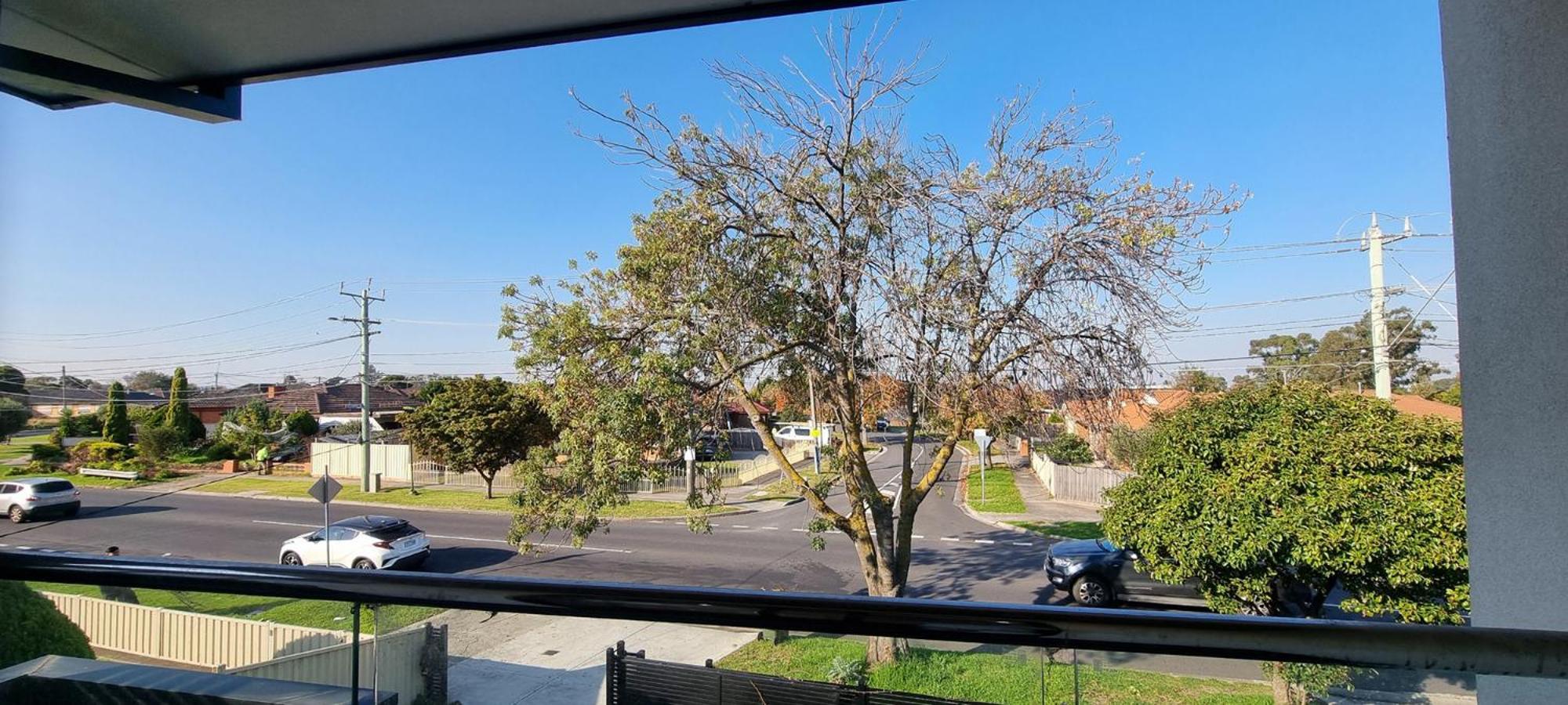 New Spacious house in Sunshine West