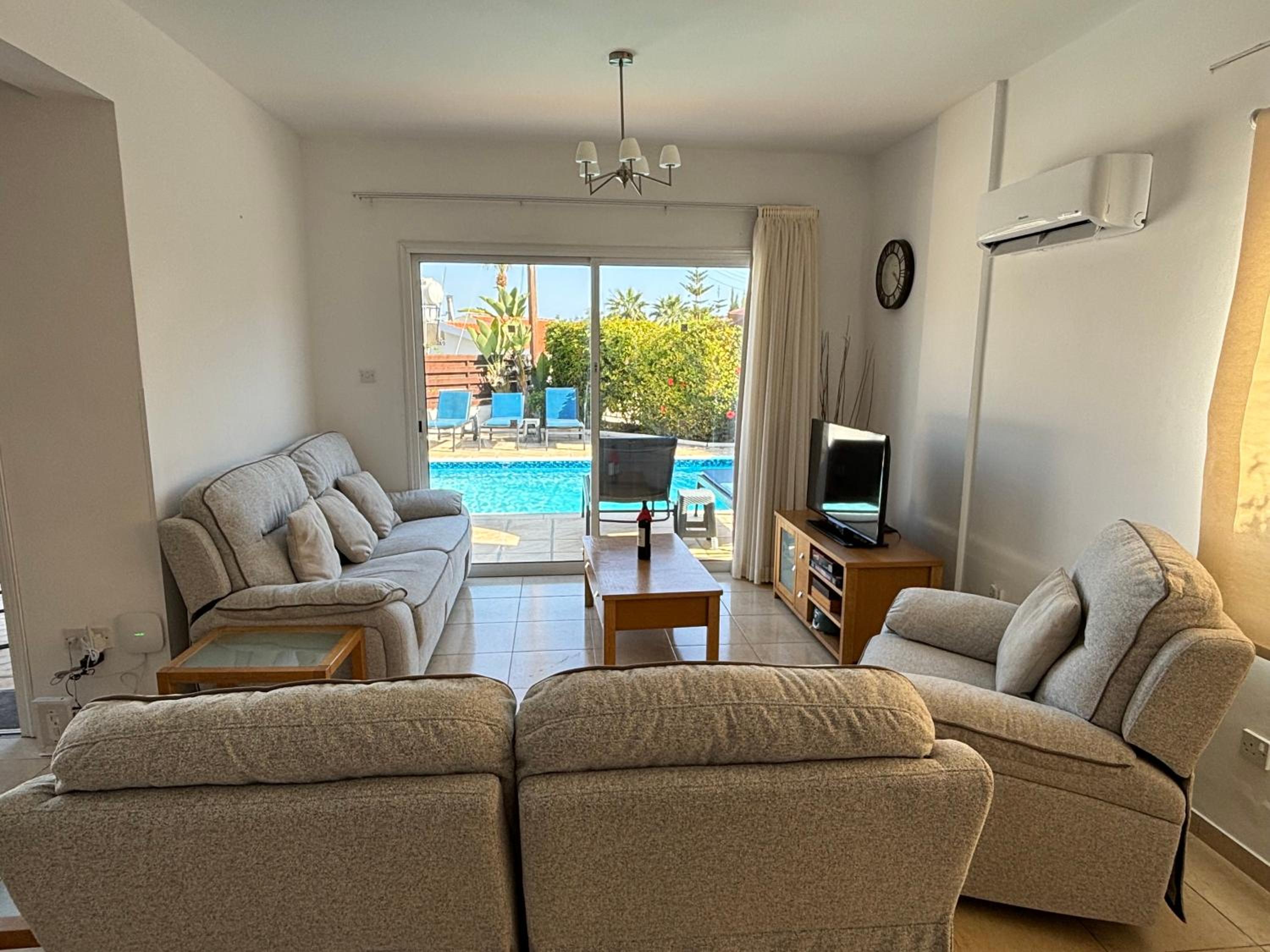 Coral Bay Sunbeam Villa - No Car Needed!