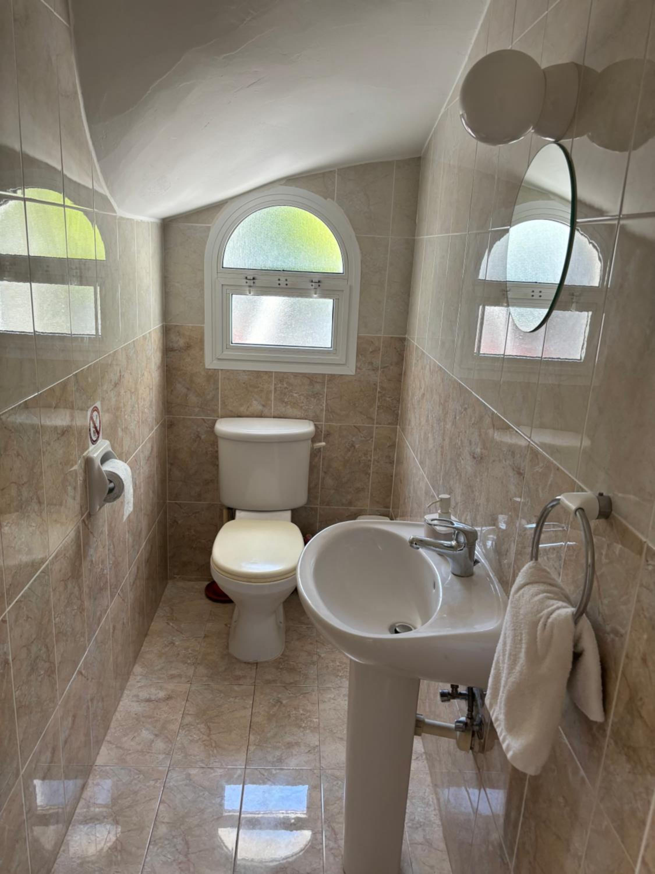 Coral Bay Sunbeam Villa - No Car Needed!
