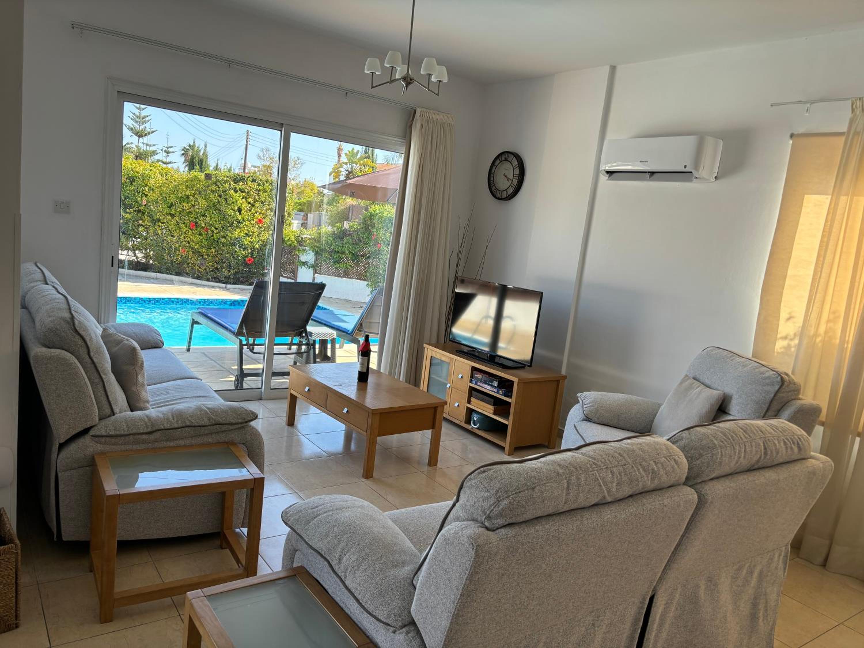 Coral Bay Sunbeam Villa - No Car Needed!