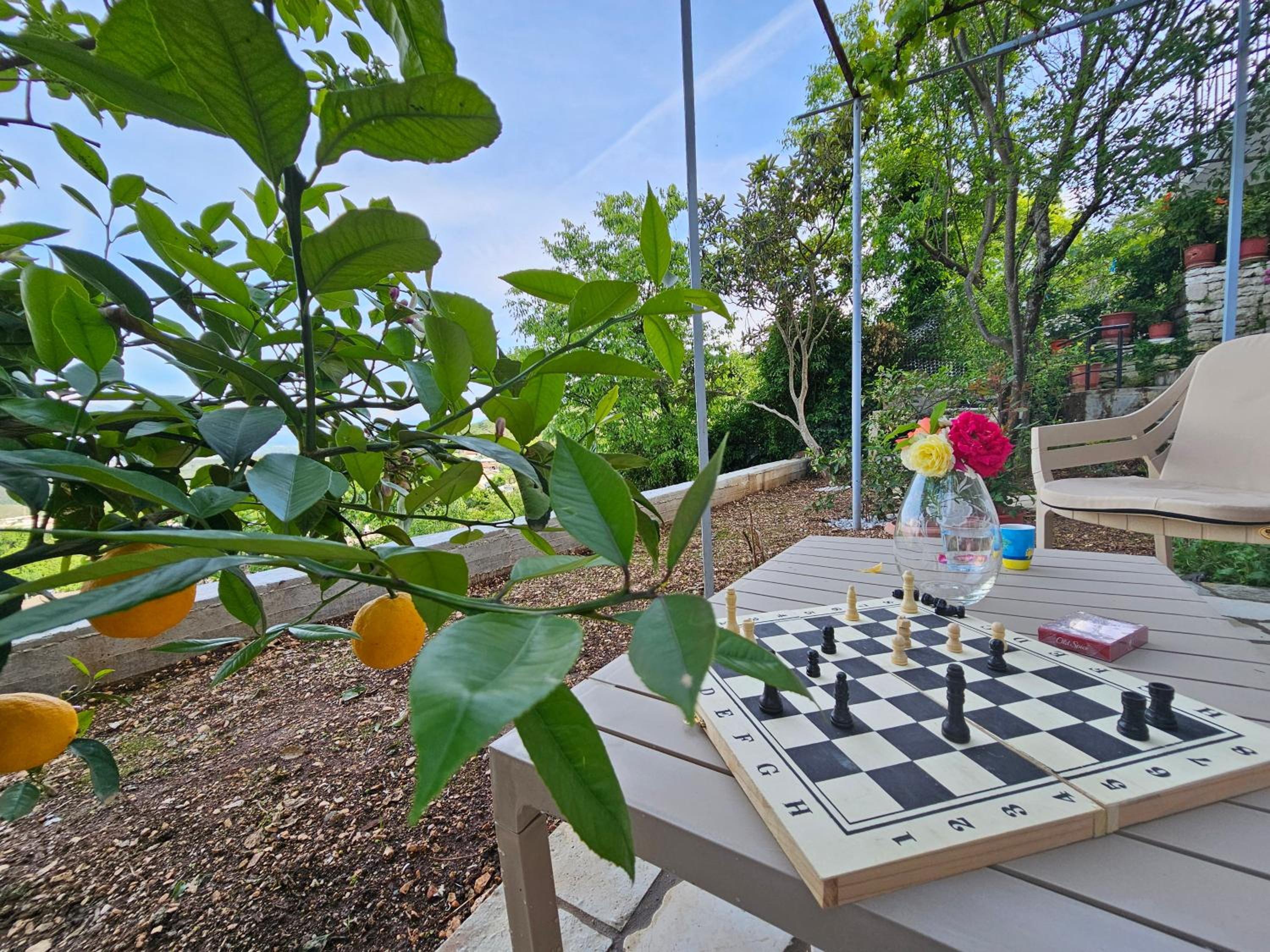 Lemon Garden Apartment-Hot Tub Jacuzzi